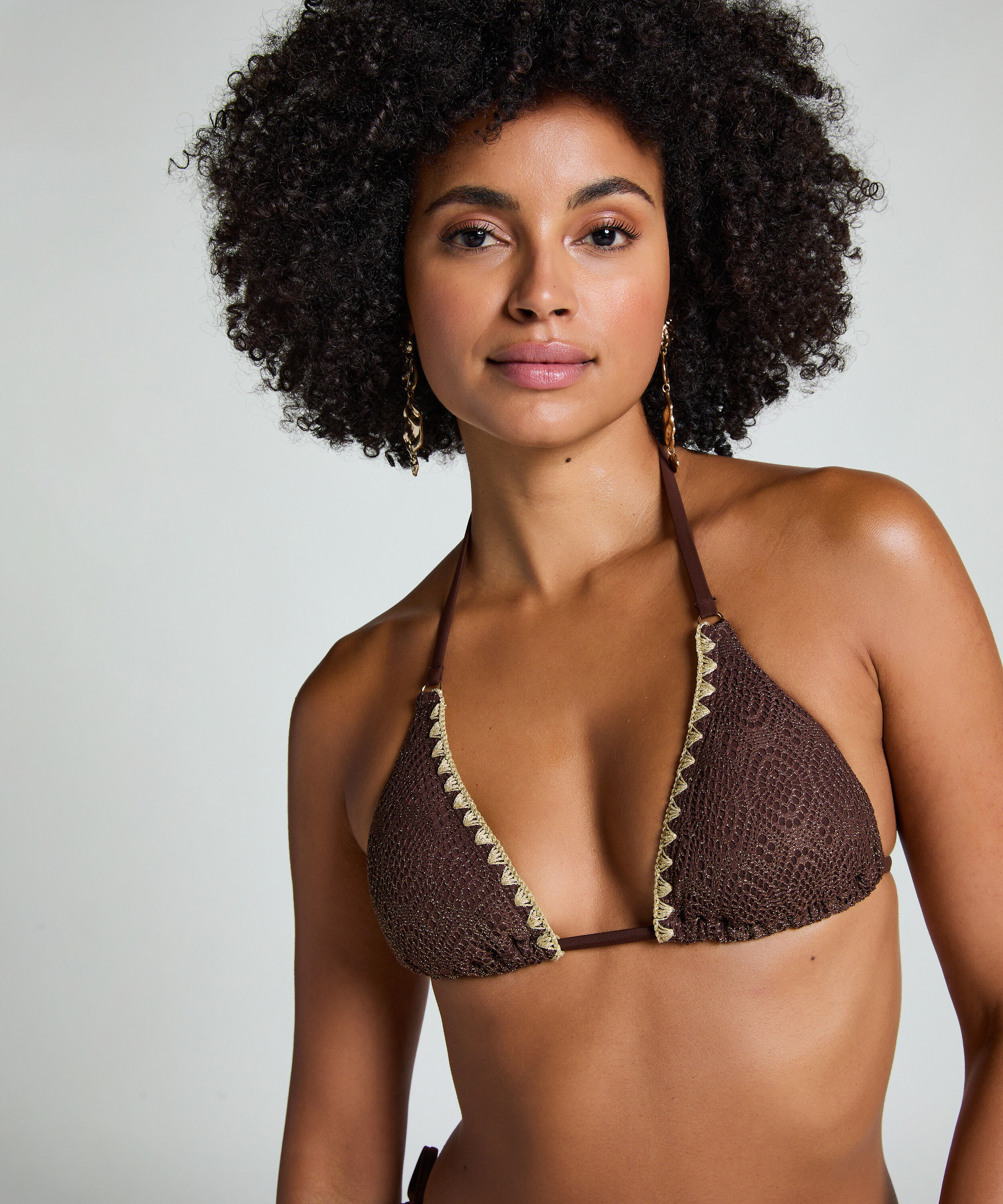 Triangle bikinitopp crochet, Brun