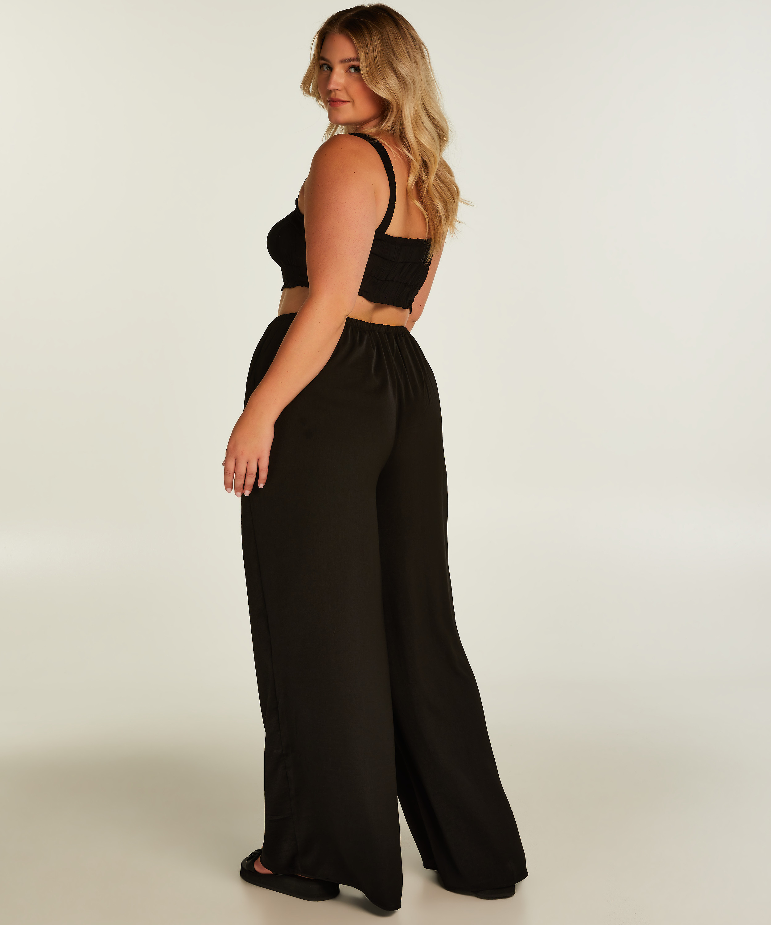 Rysjet Kort topp, Svart, main