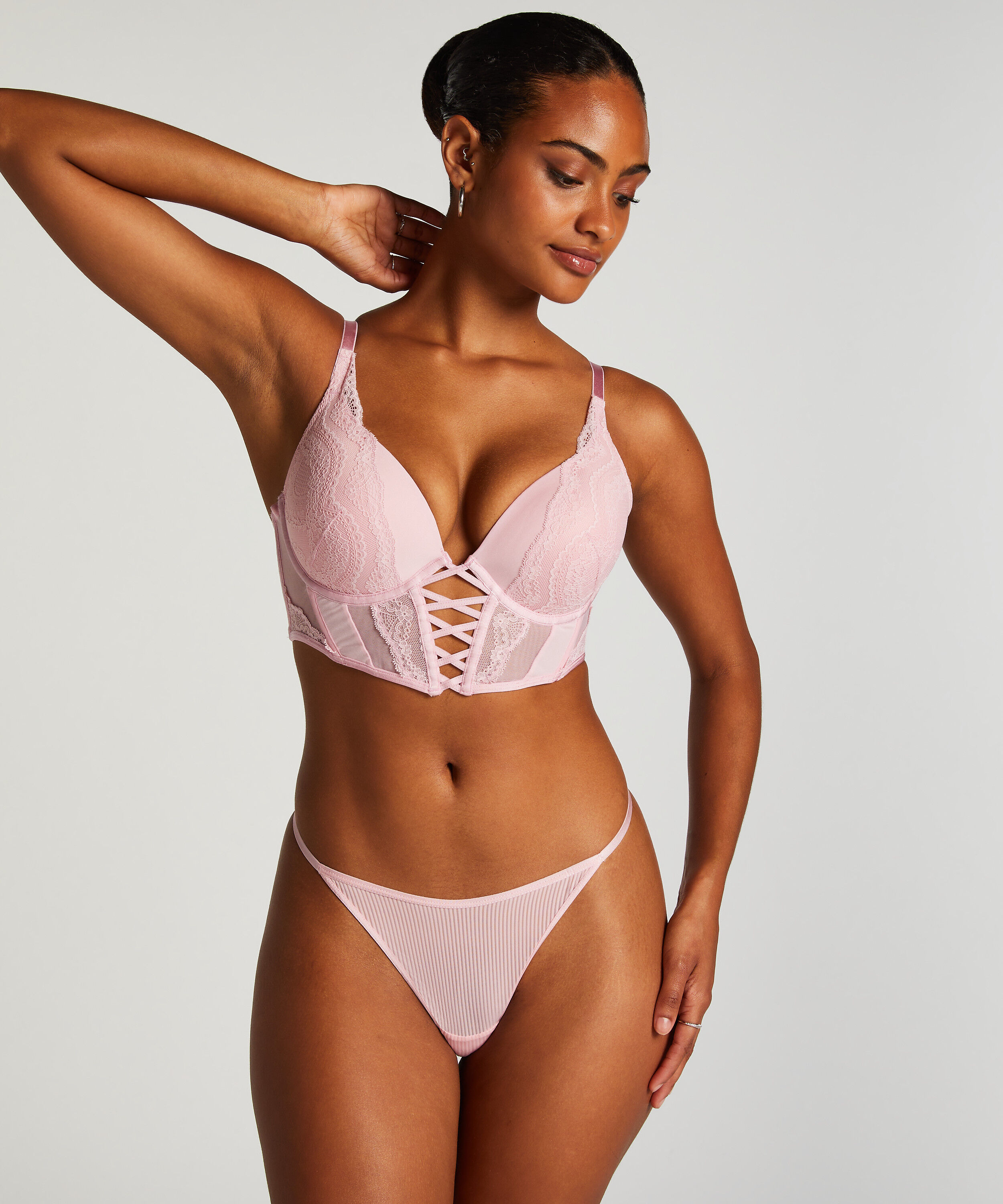 G-streng Kaiden, Rosa