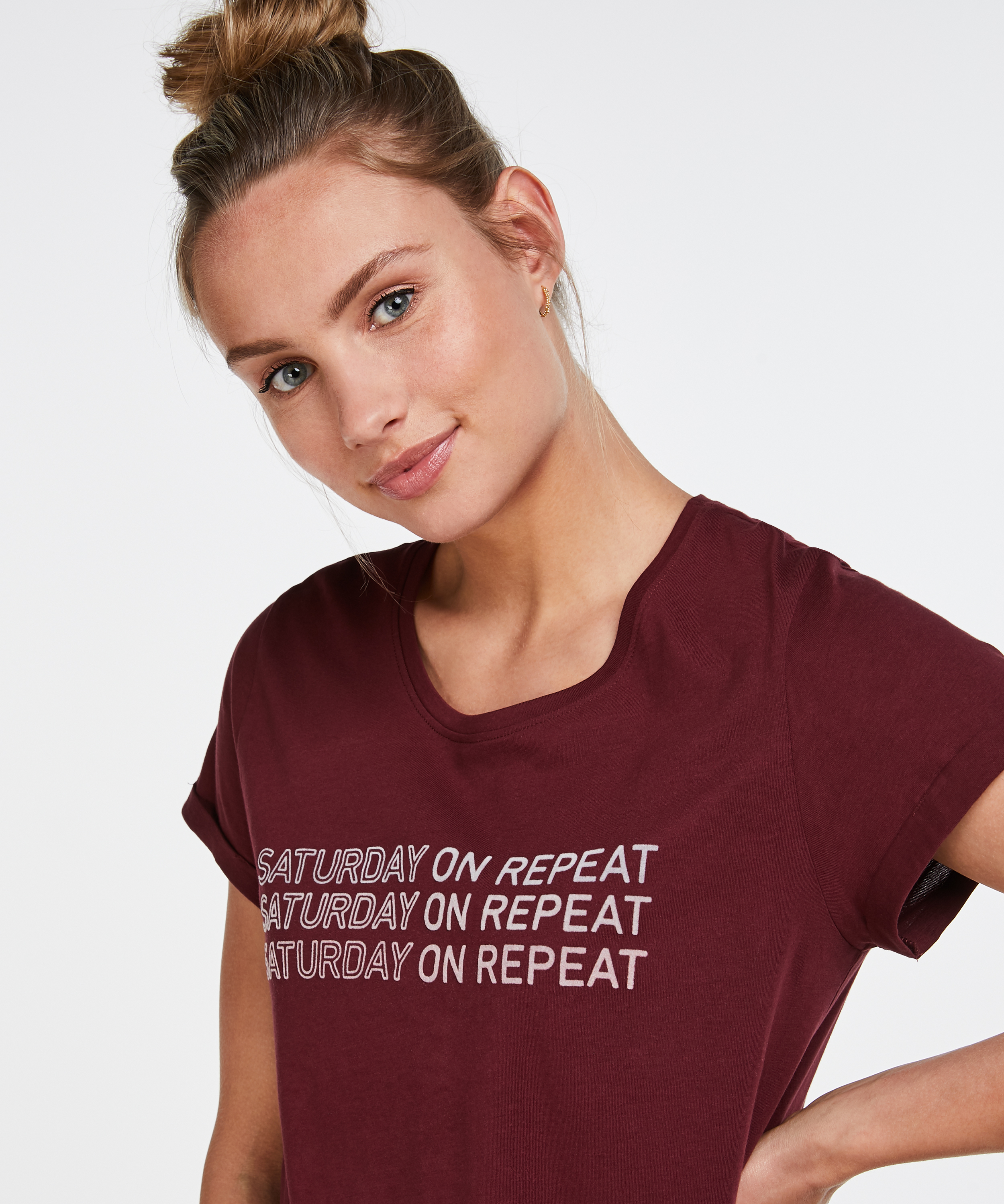 Nattskjorte med rund hals, Rød, main