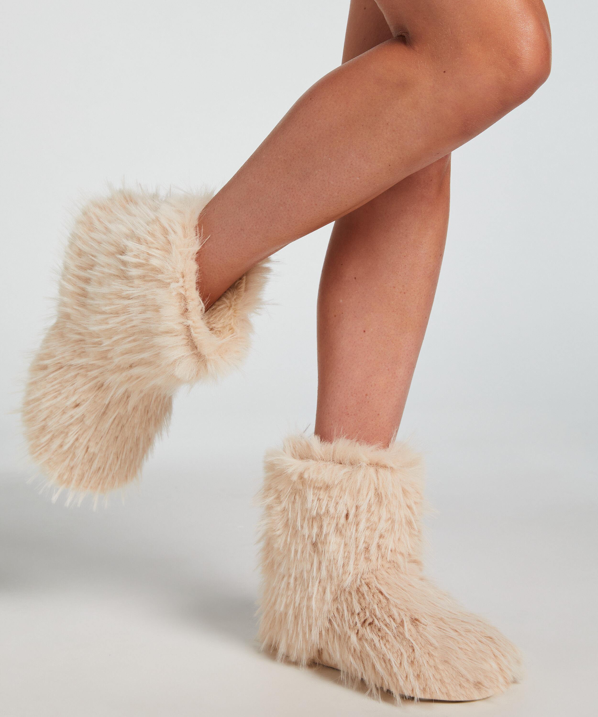 Fur Slippers, Hvit