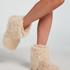 Fur Slippers, Hvit