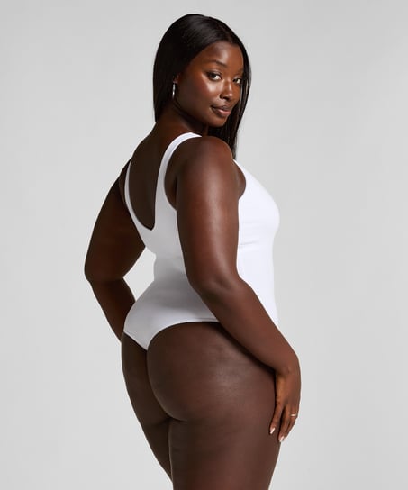 Ribbestrikket bomullsbody, Hvit