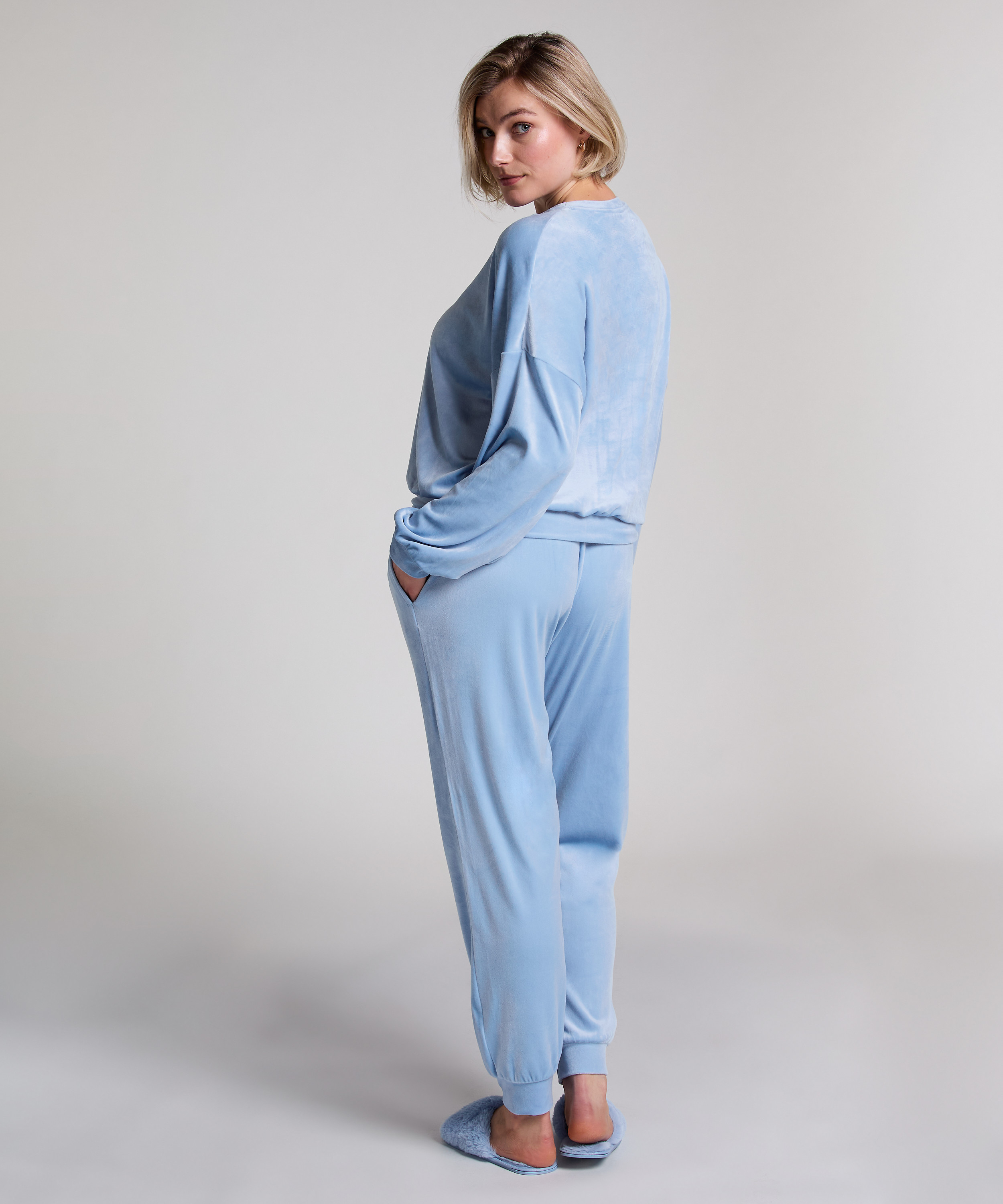 Topp i velur, Blå, main