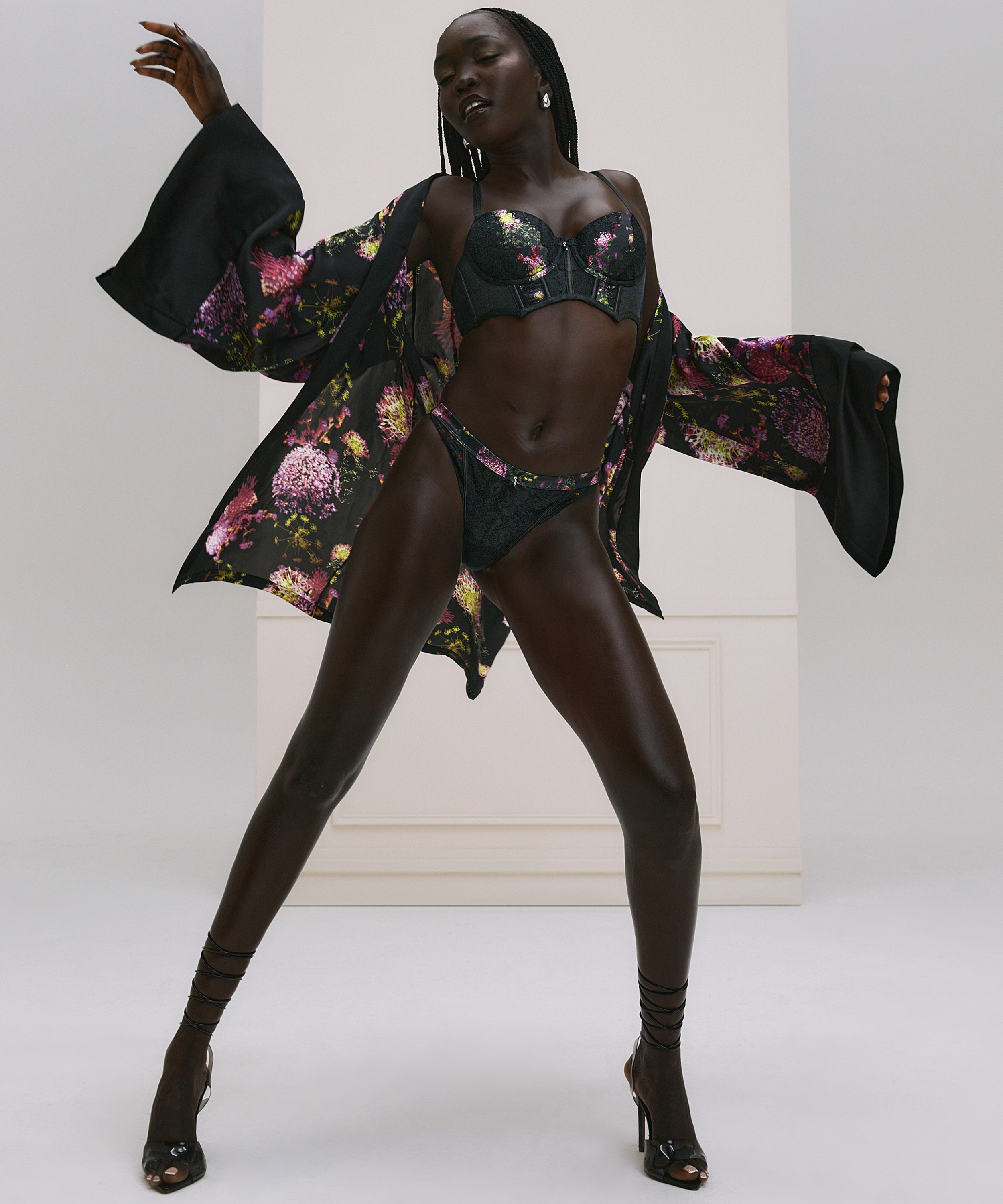 Satengkimono, Svart, main