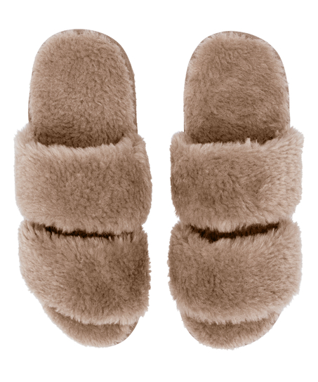 Lauren Slippers, Brun