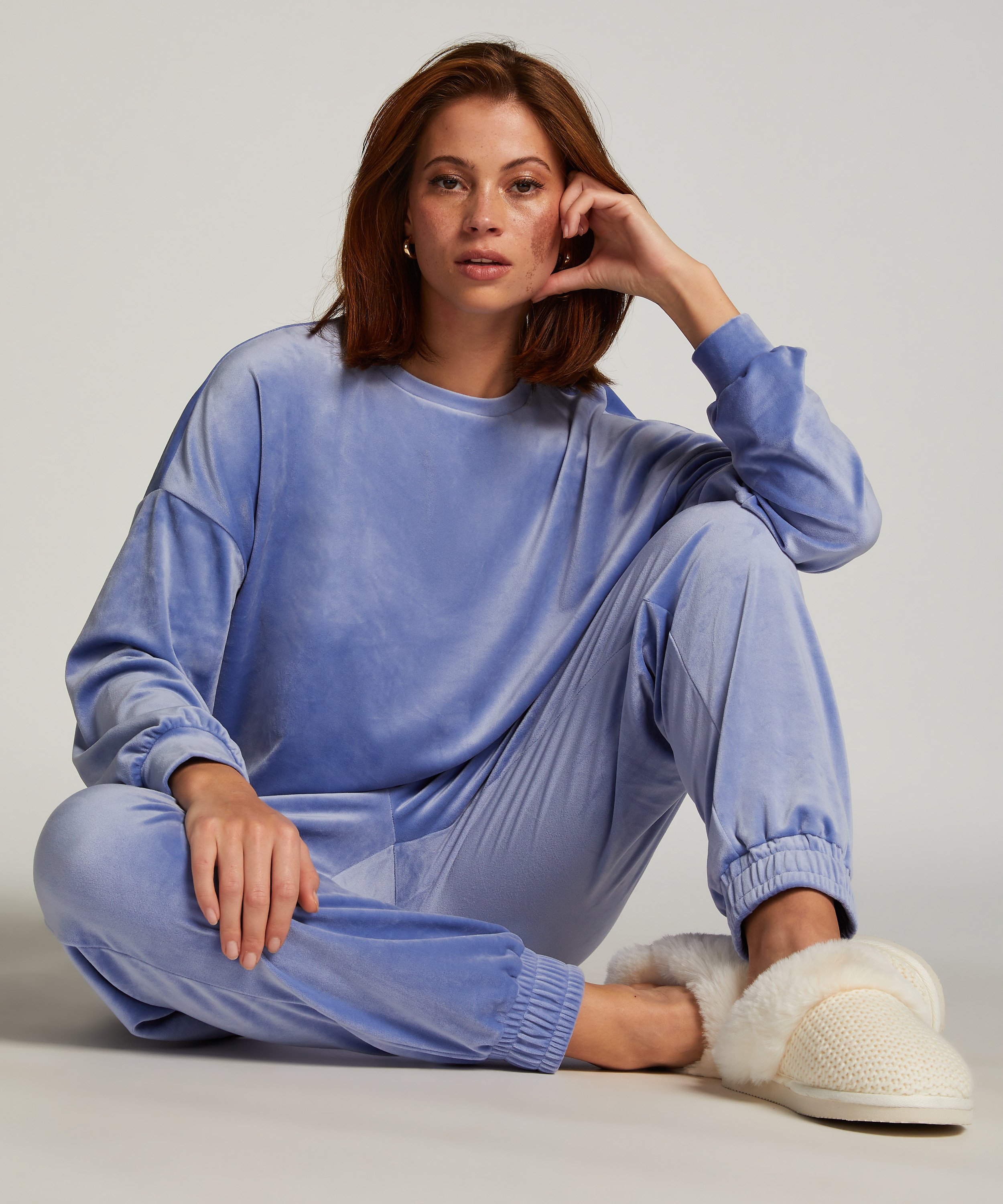 Topp i velur, Blå, main