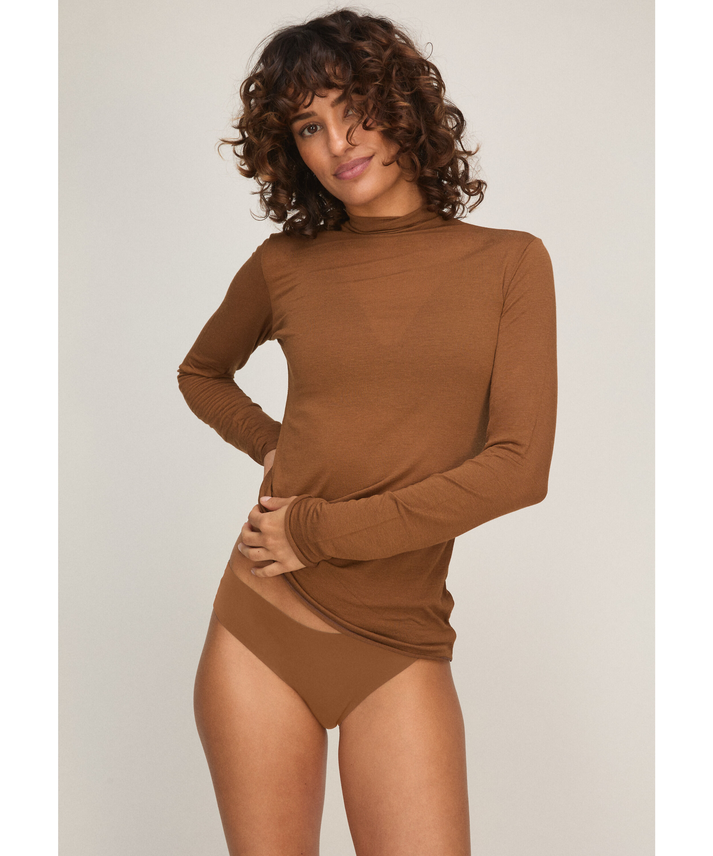 super soft cashmere-skjorte med høyhalset genser