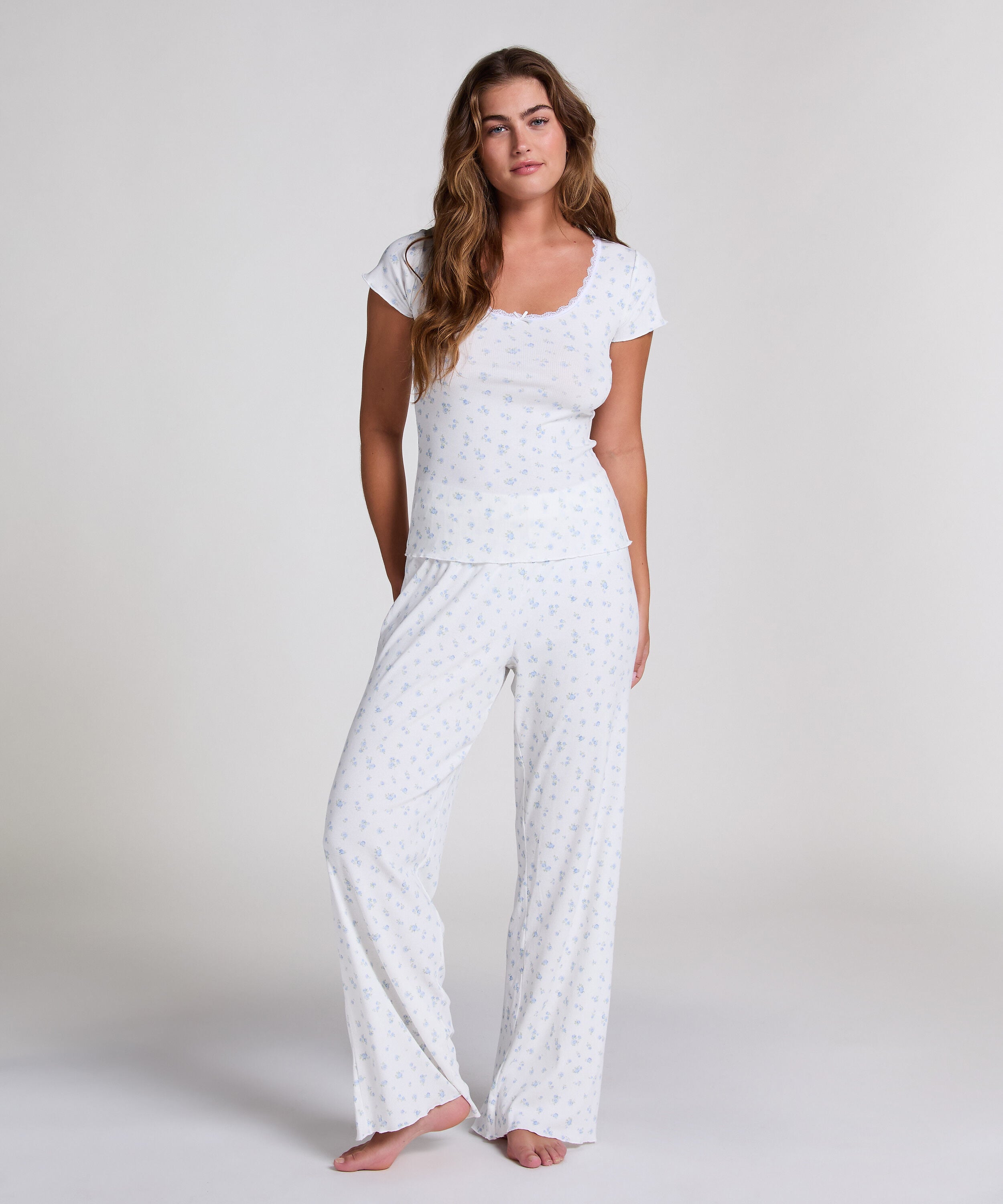Pyjamassett – Ribbestrikket, Blå