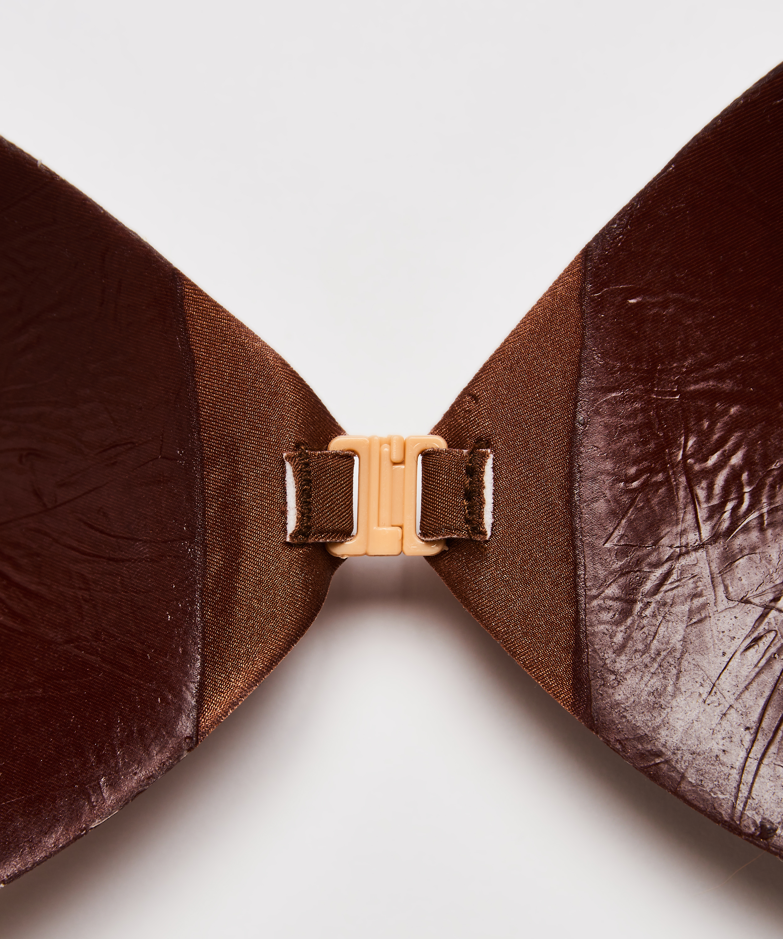 Klebe-BH, Brun, main