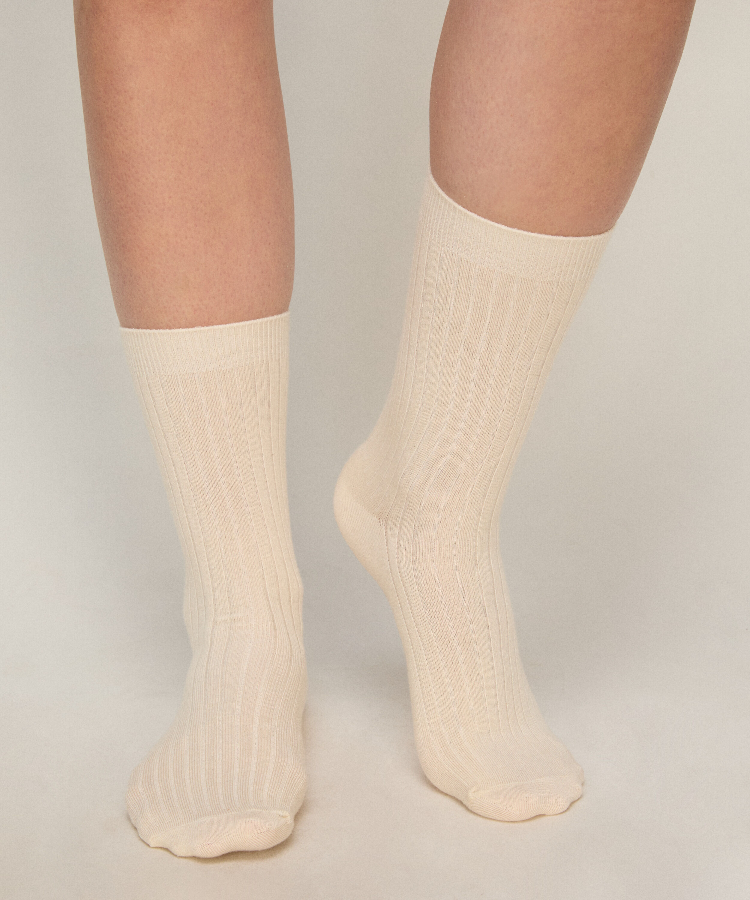 Cashmere Blend Ribbed Socks, Hvit Cashmere Blend Ribbed Socks, Hvit