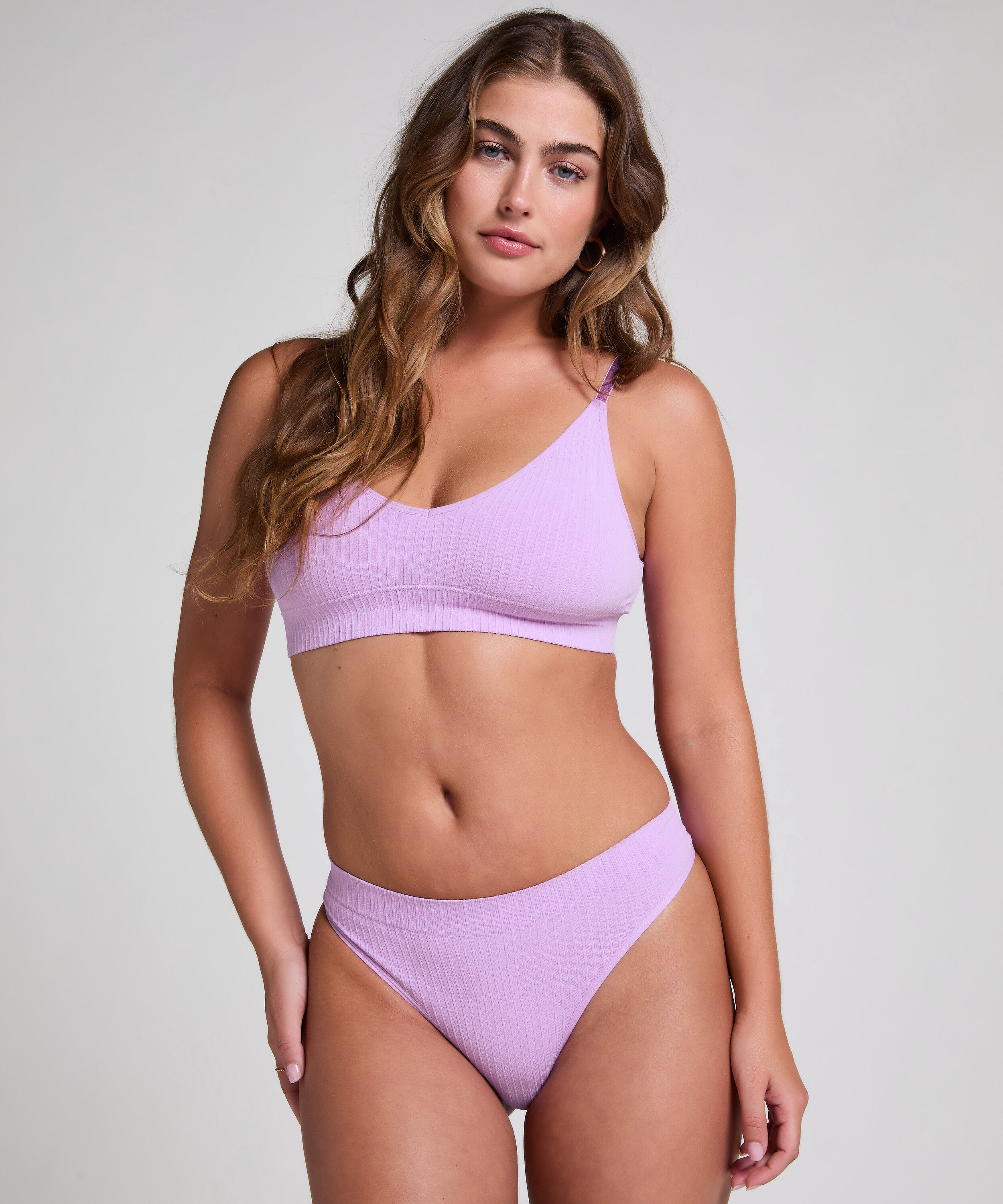 G-streng med høy skjæring Dianne