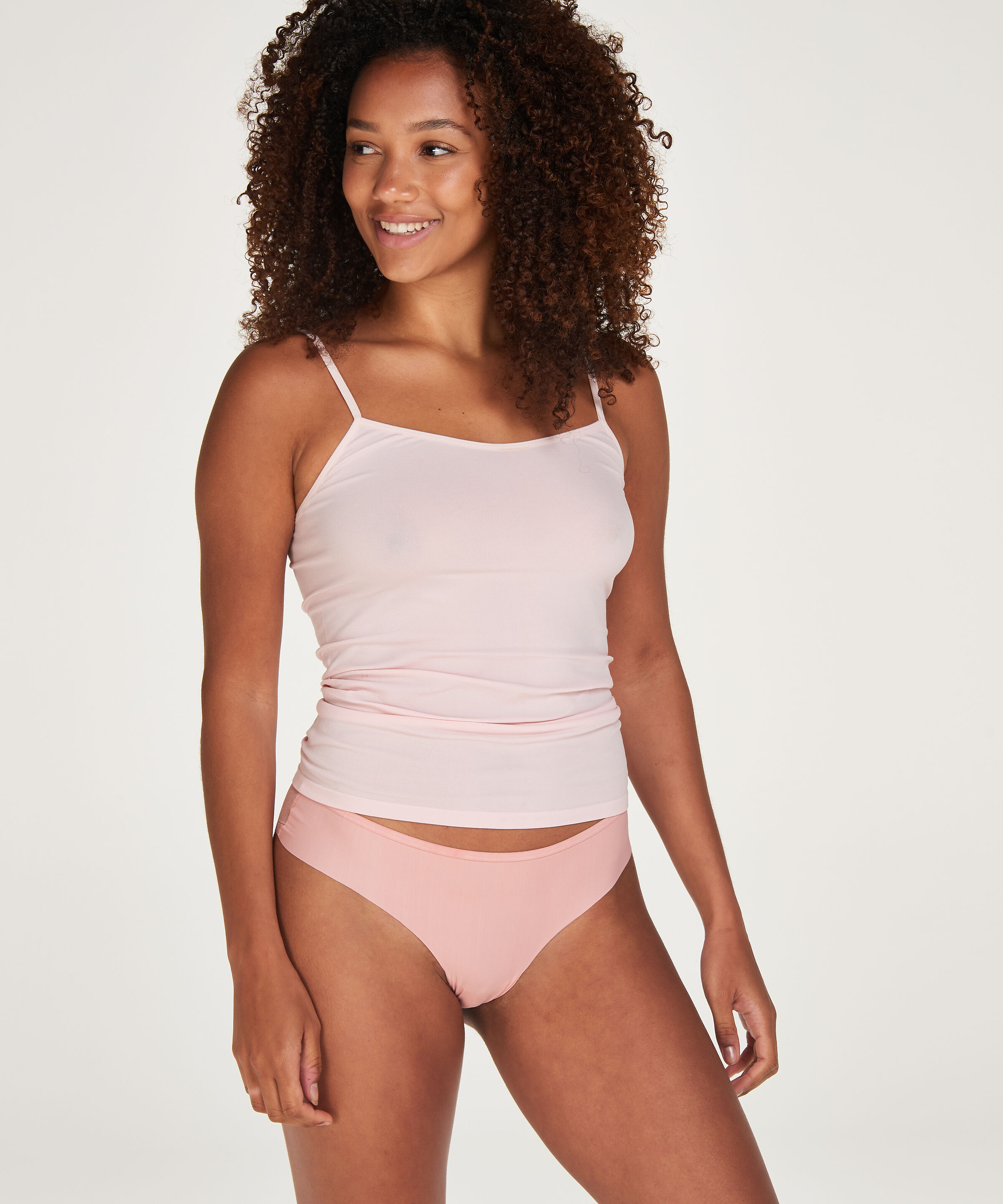 3-pakning invisible brasiliansk truse, Beige 3-pakning invisible brasiliansk truse, Beige