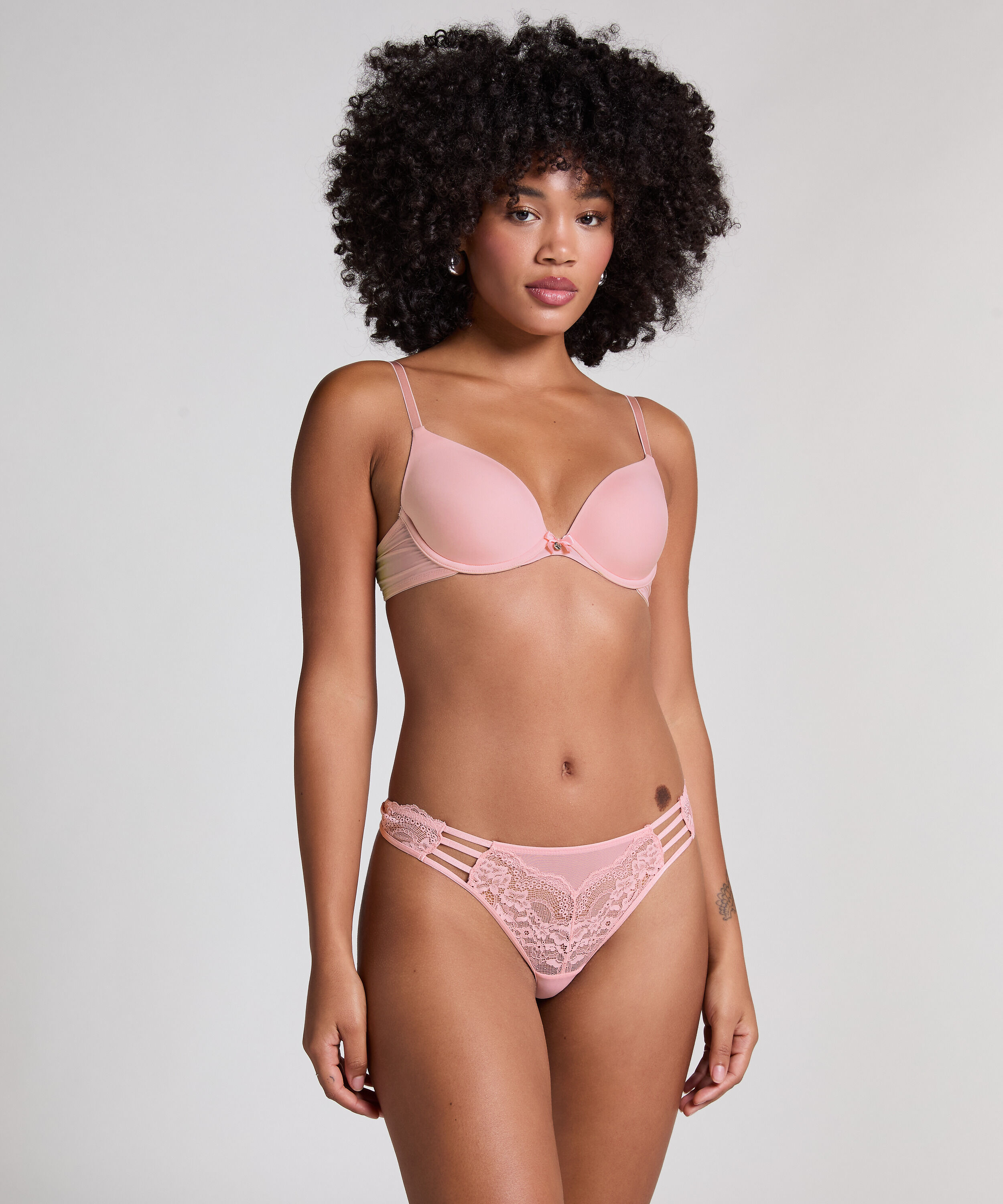G-streng Briar, Rosa
