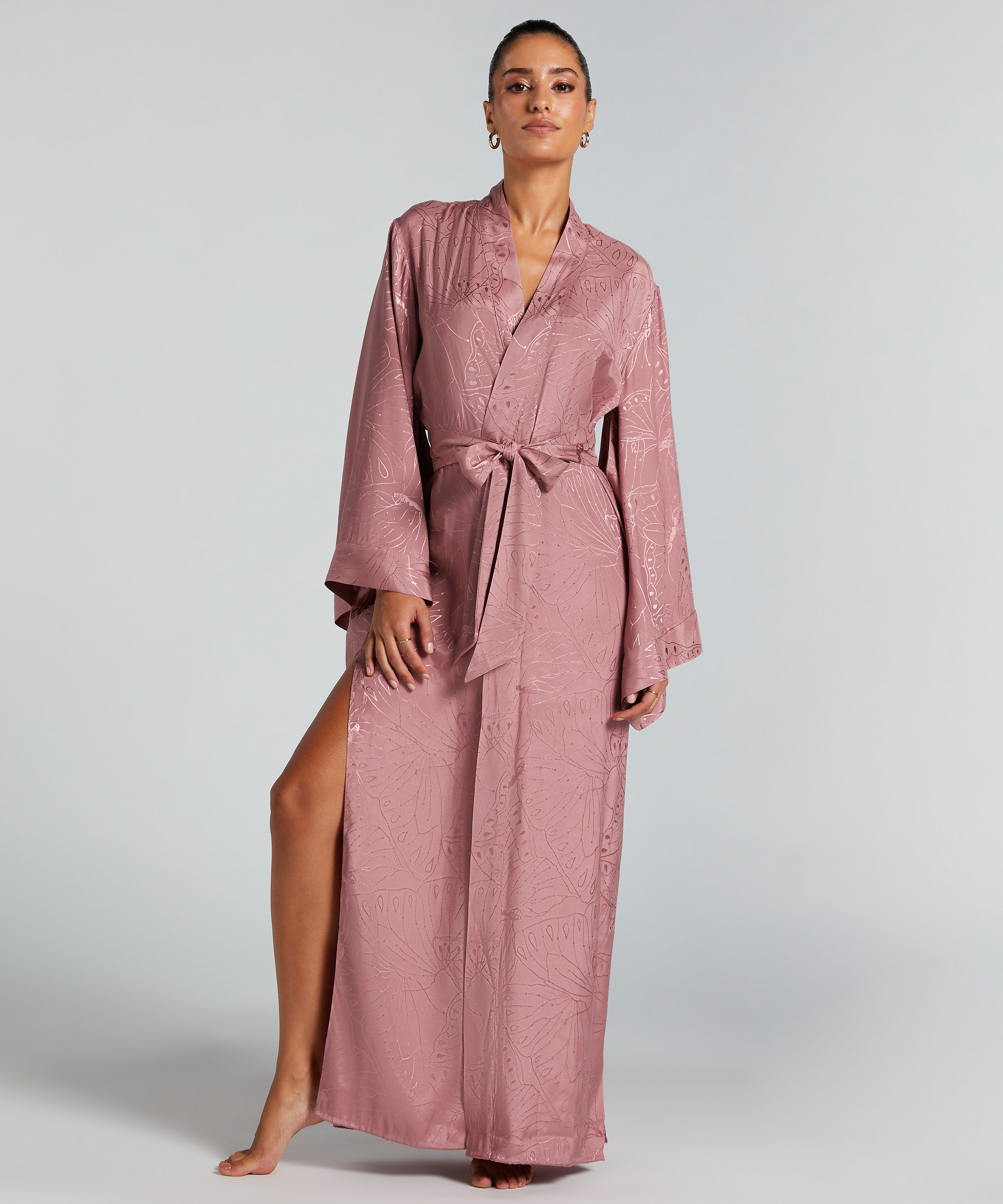 Lang kimono, Rosa, main