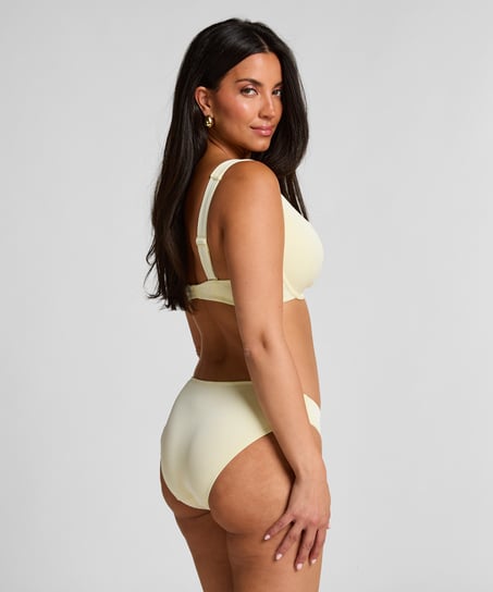 Bikinitopp Fiji, Gul