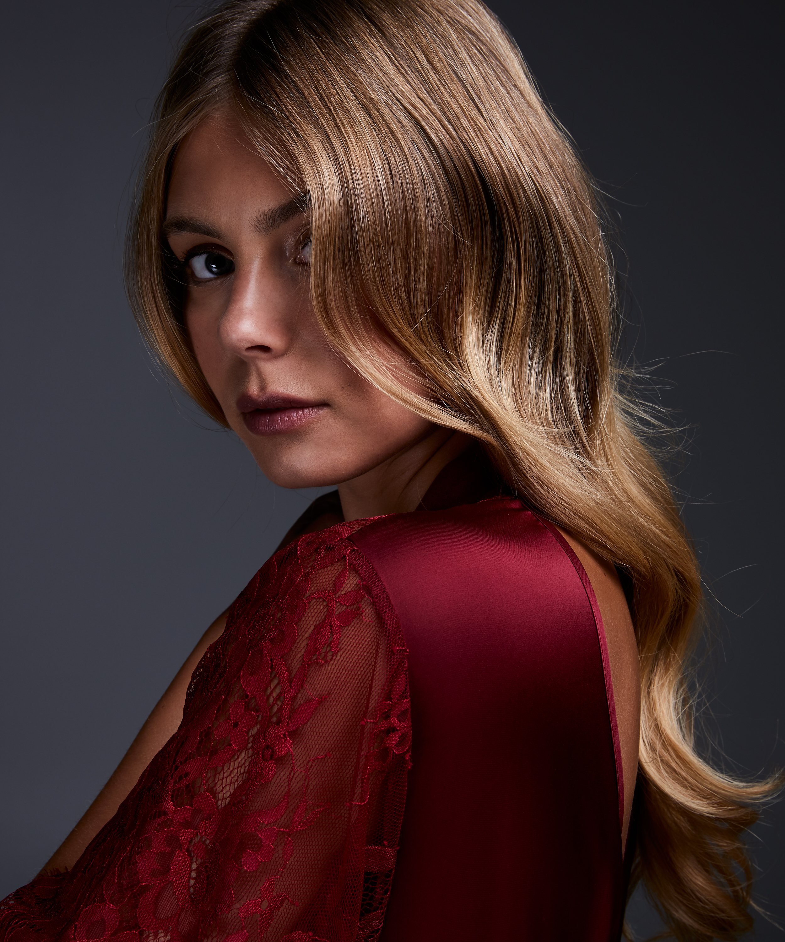 Jennifer kimono, Rød, main