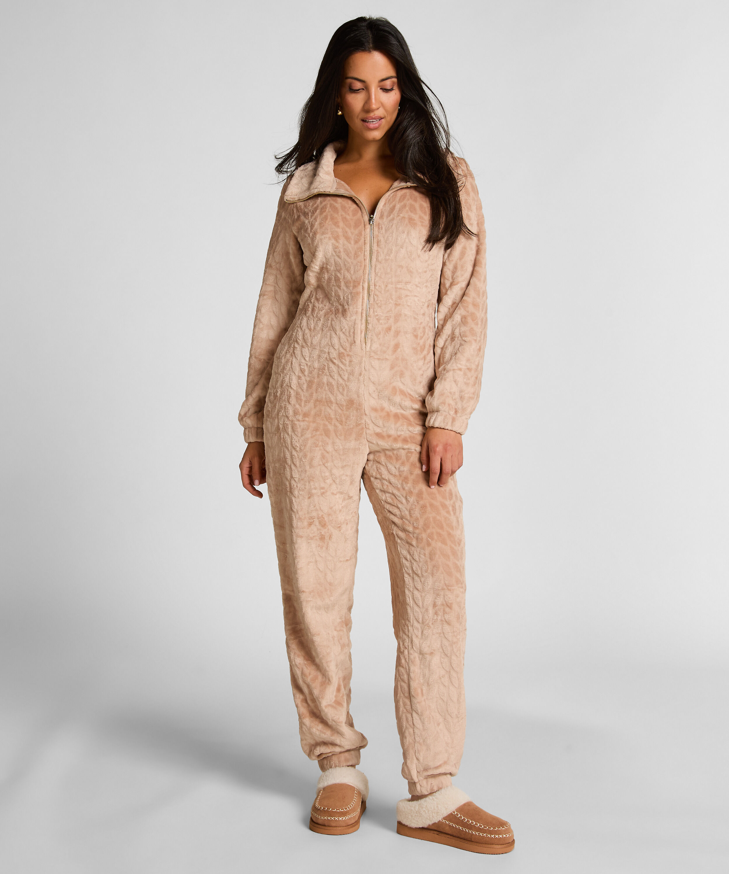Onesie med kabelglidel&aring;s, Beige