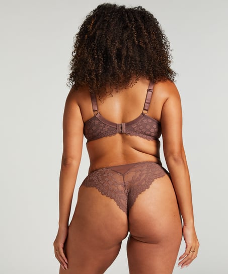 Brasiliansk truse Daisy, Brun