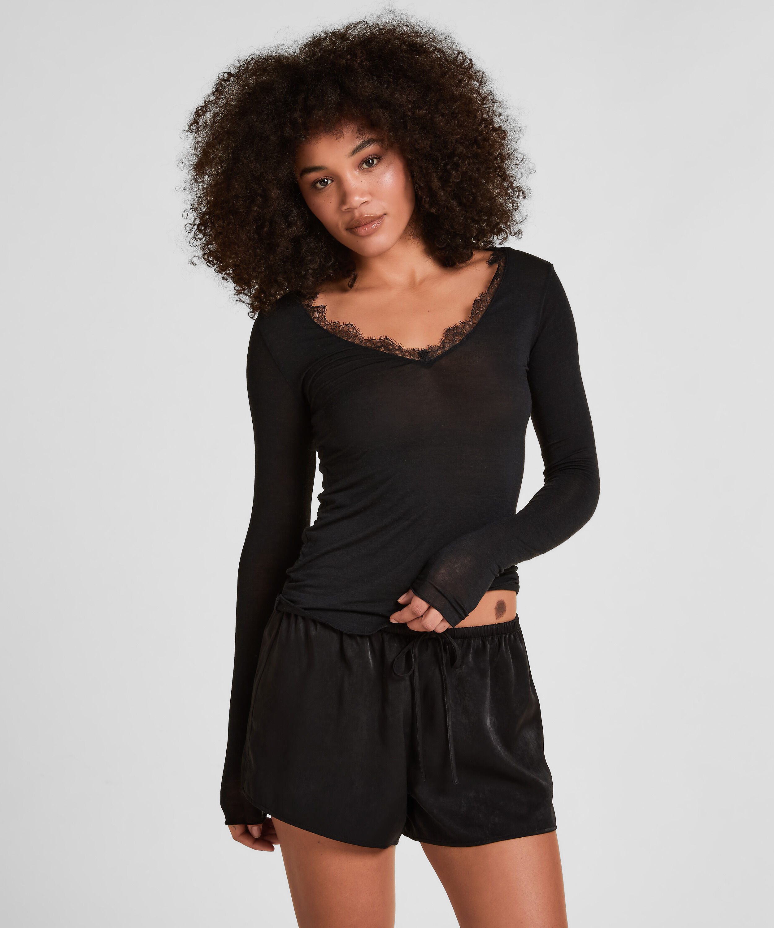 super soft bluse med V-hals og cashmere