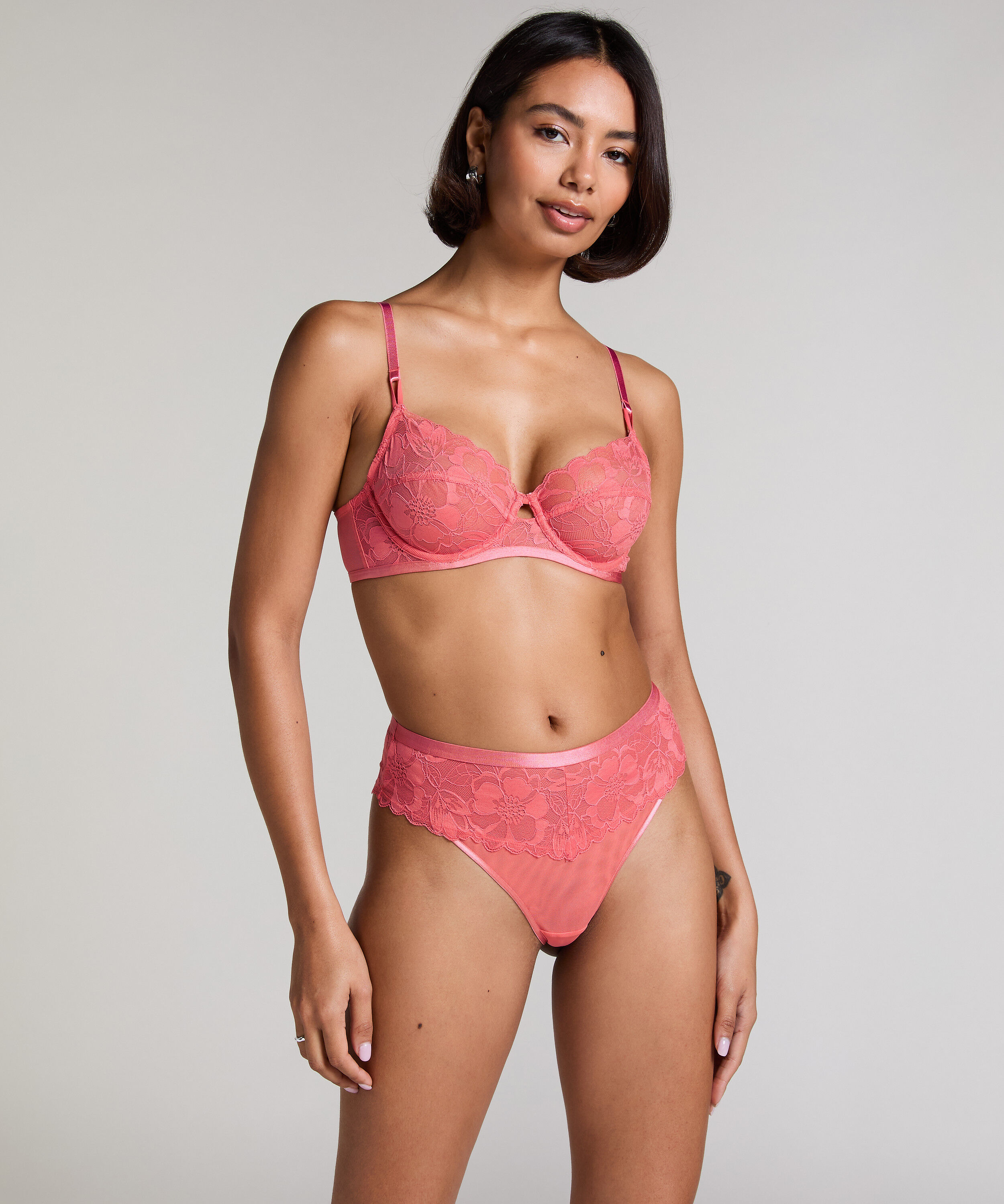 G-streng Sophia, Rosa