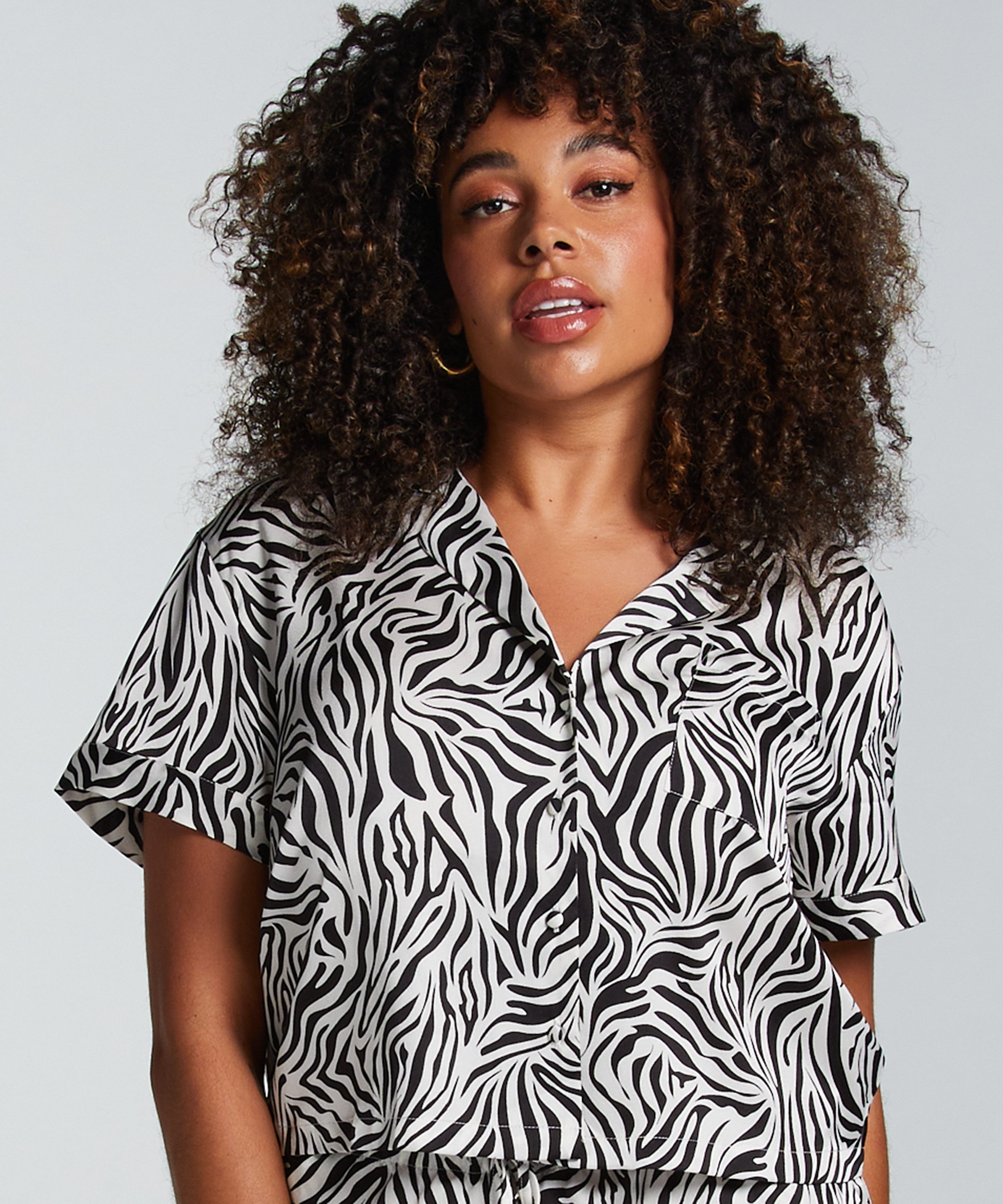 Kortermet jakke i sateng, Hvit, main