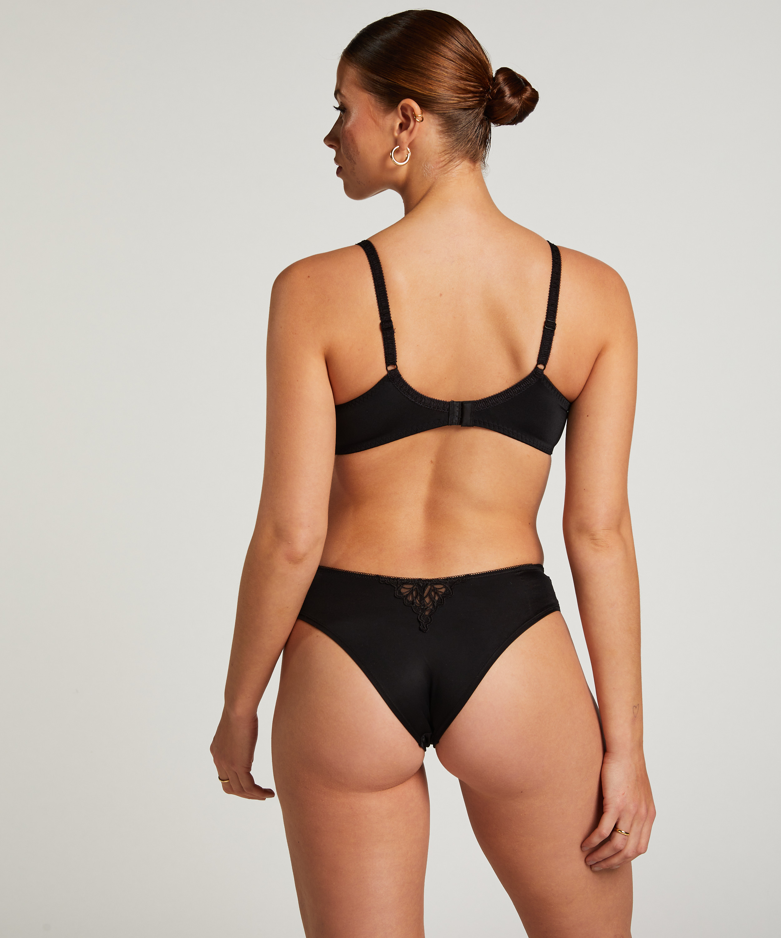 Uvattert bh med b&oslash;yle Diva, Svart, main