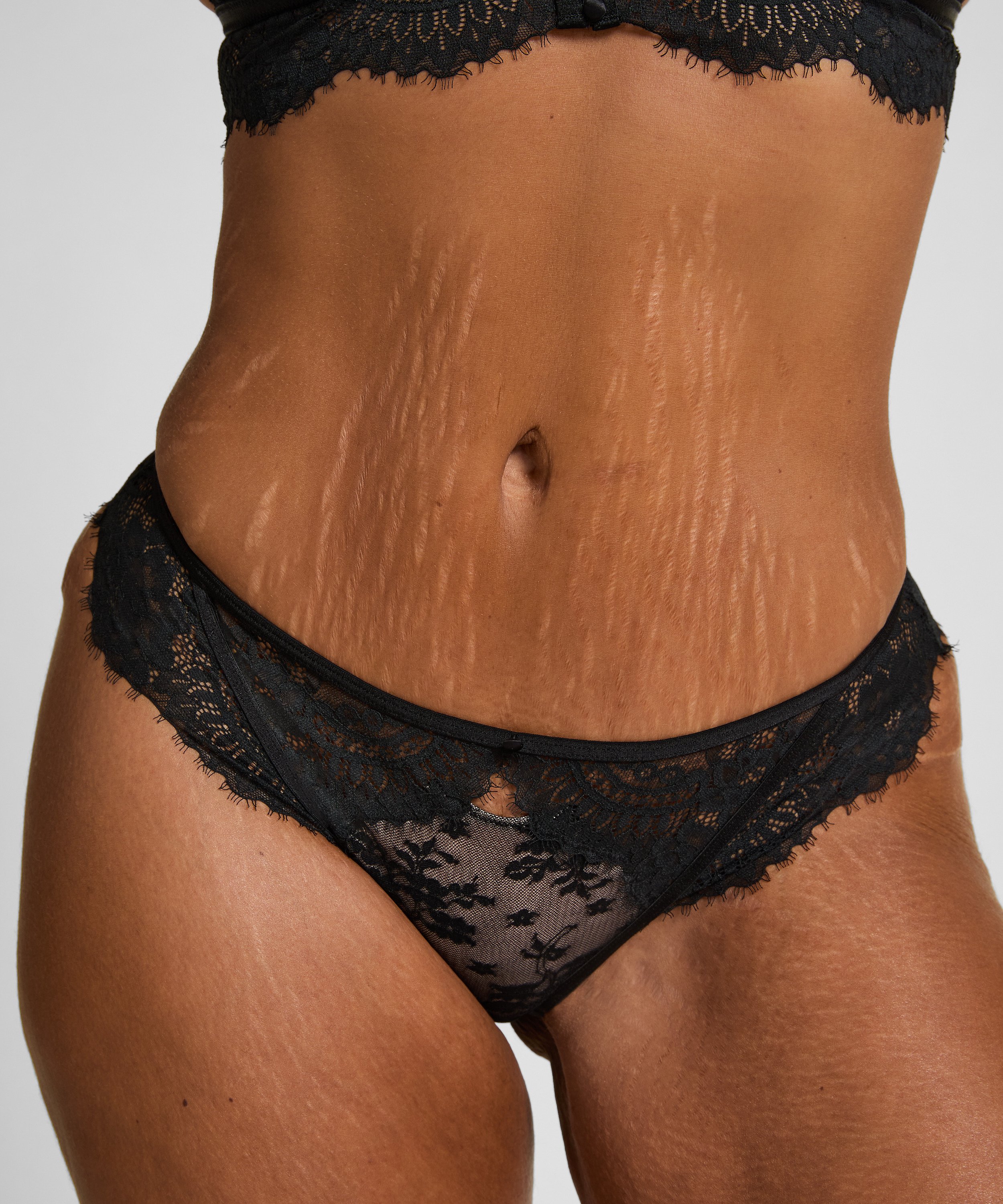 Lou Brazilian, Svart, main