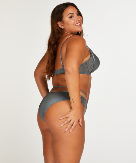 Naomi brazilian, Bl&aring;