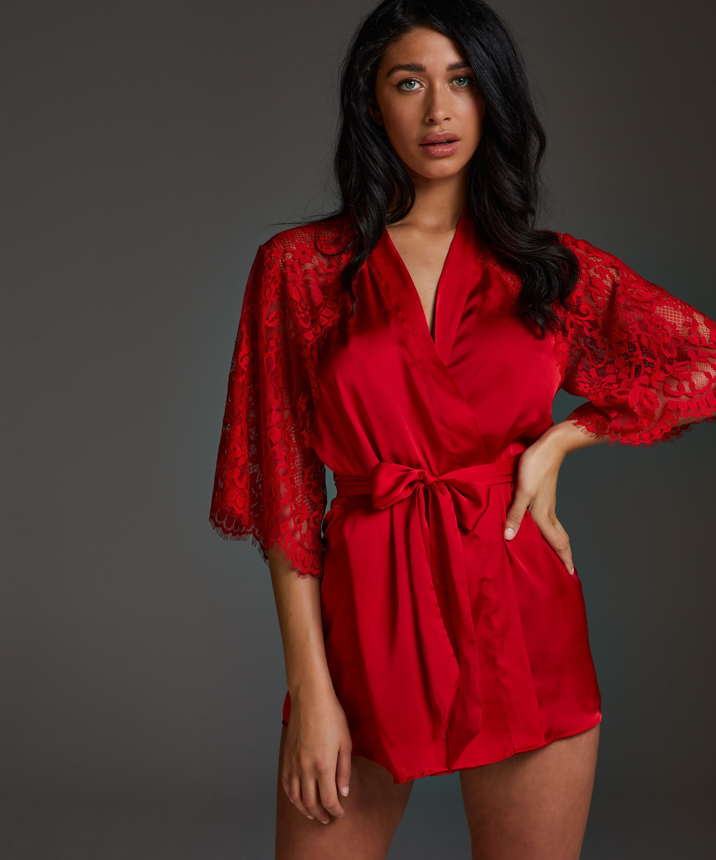 Jennifer kimono, R&oslash;d