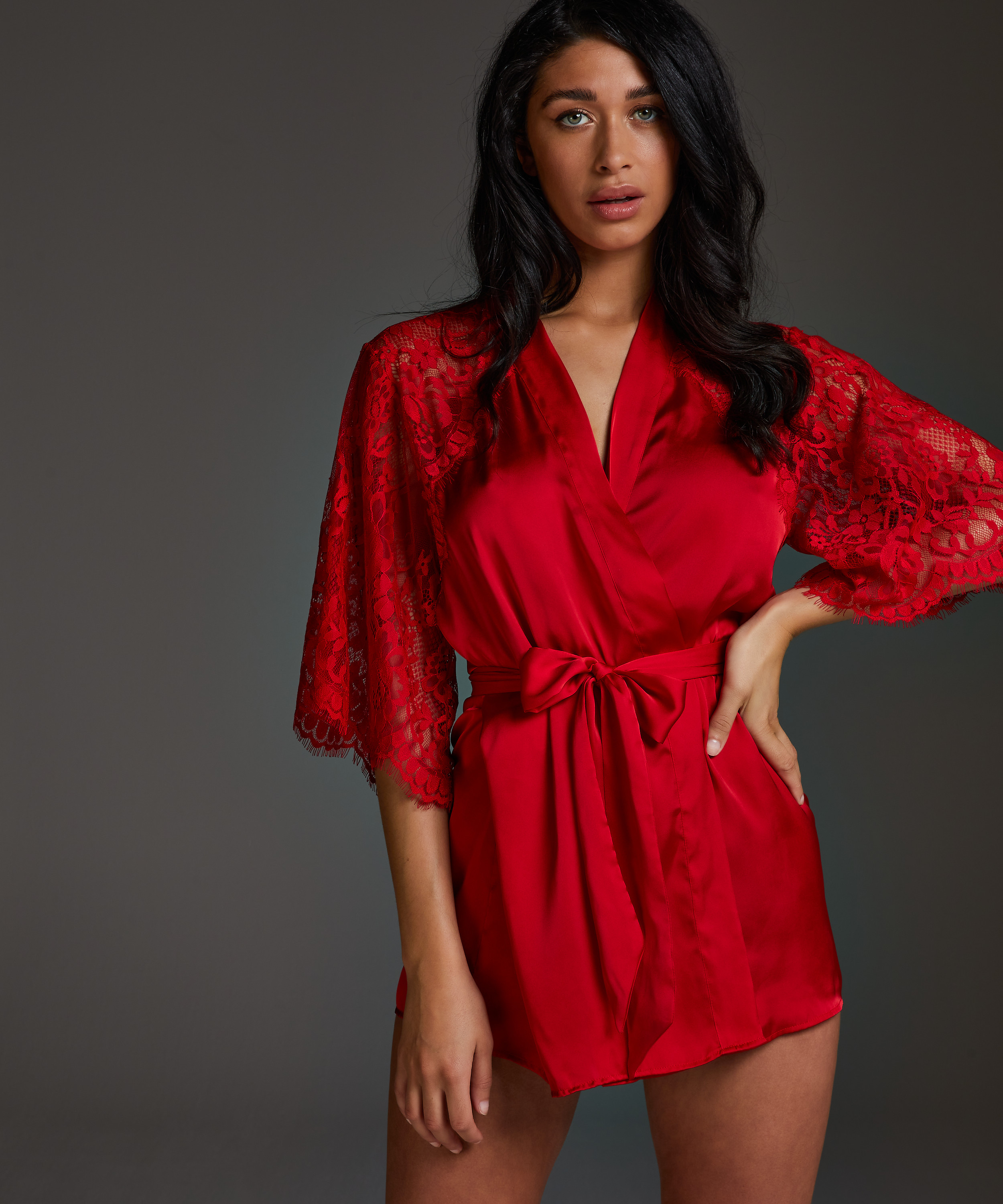 Jennifer kimono, R&oslash;d, main