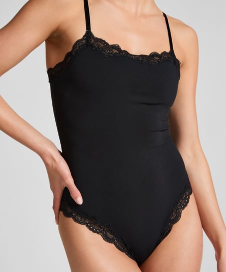 Alissia Body, Svart