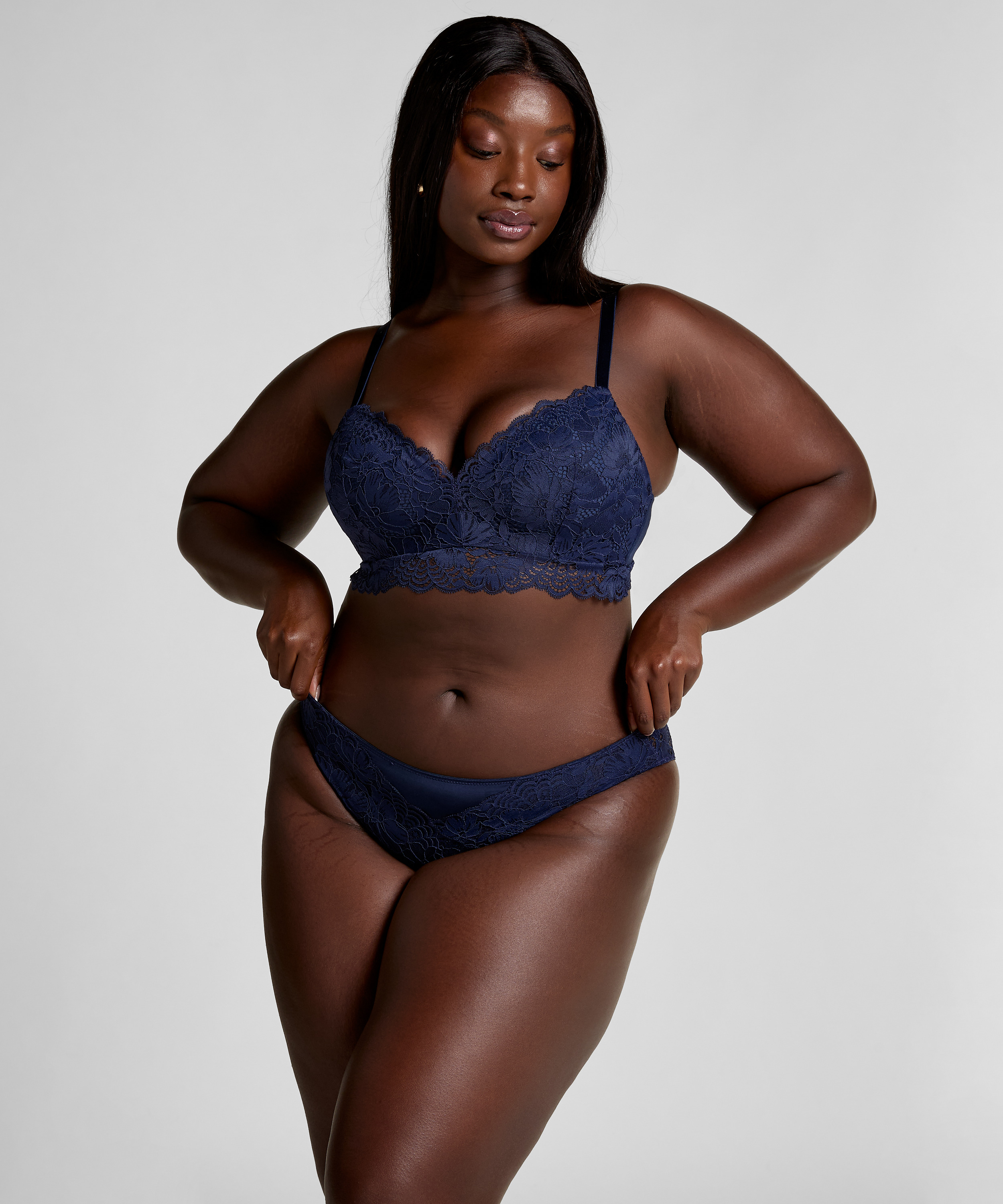 Brazilian Andrea, Bl&aring;, main