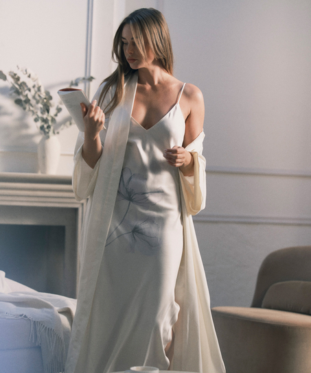 Lang kimono i sateng med blomstermotiv, Hvit