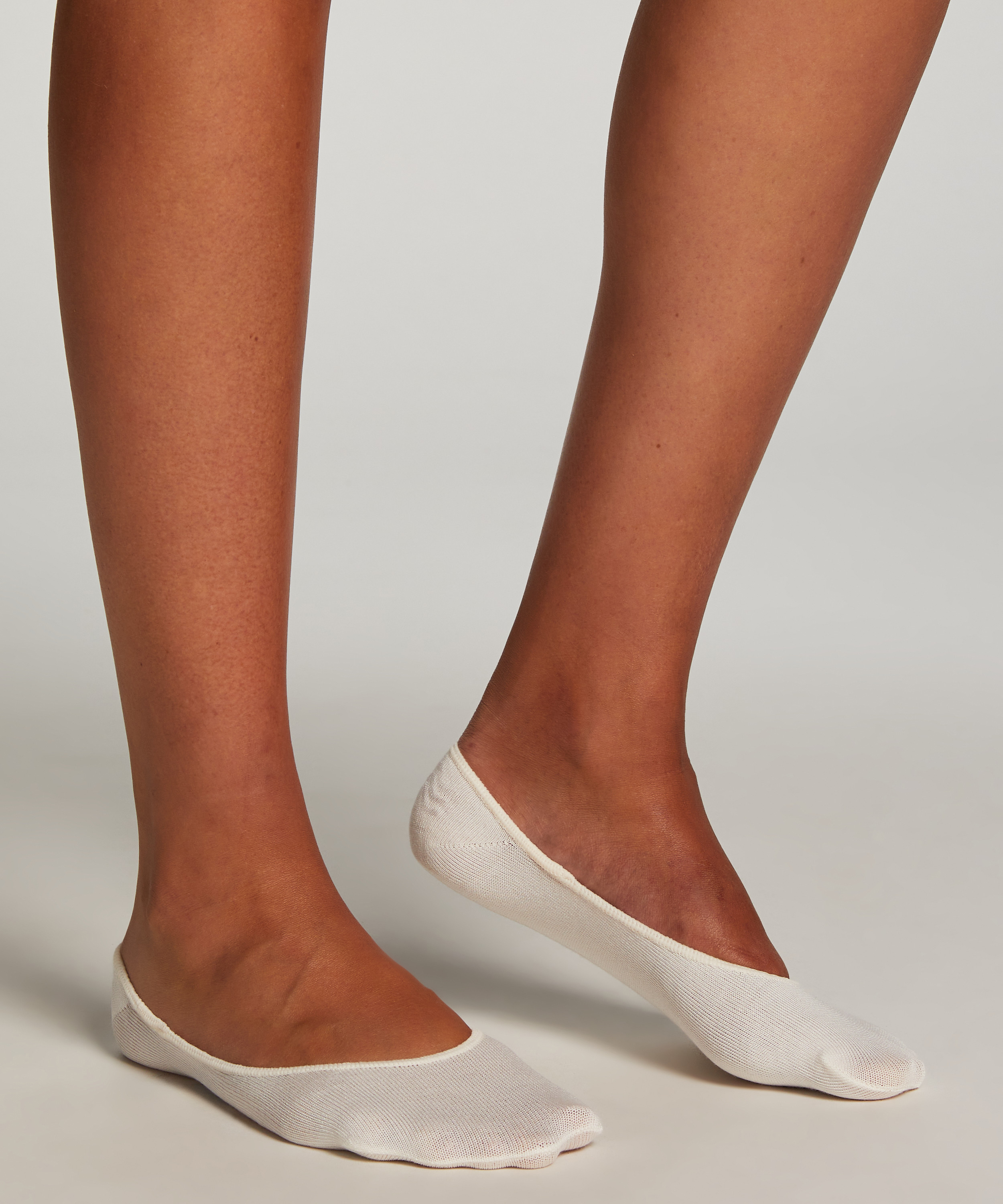 To par sokker, Hvit, main