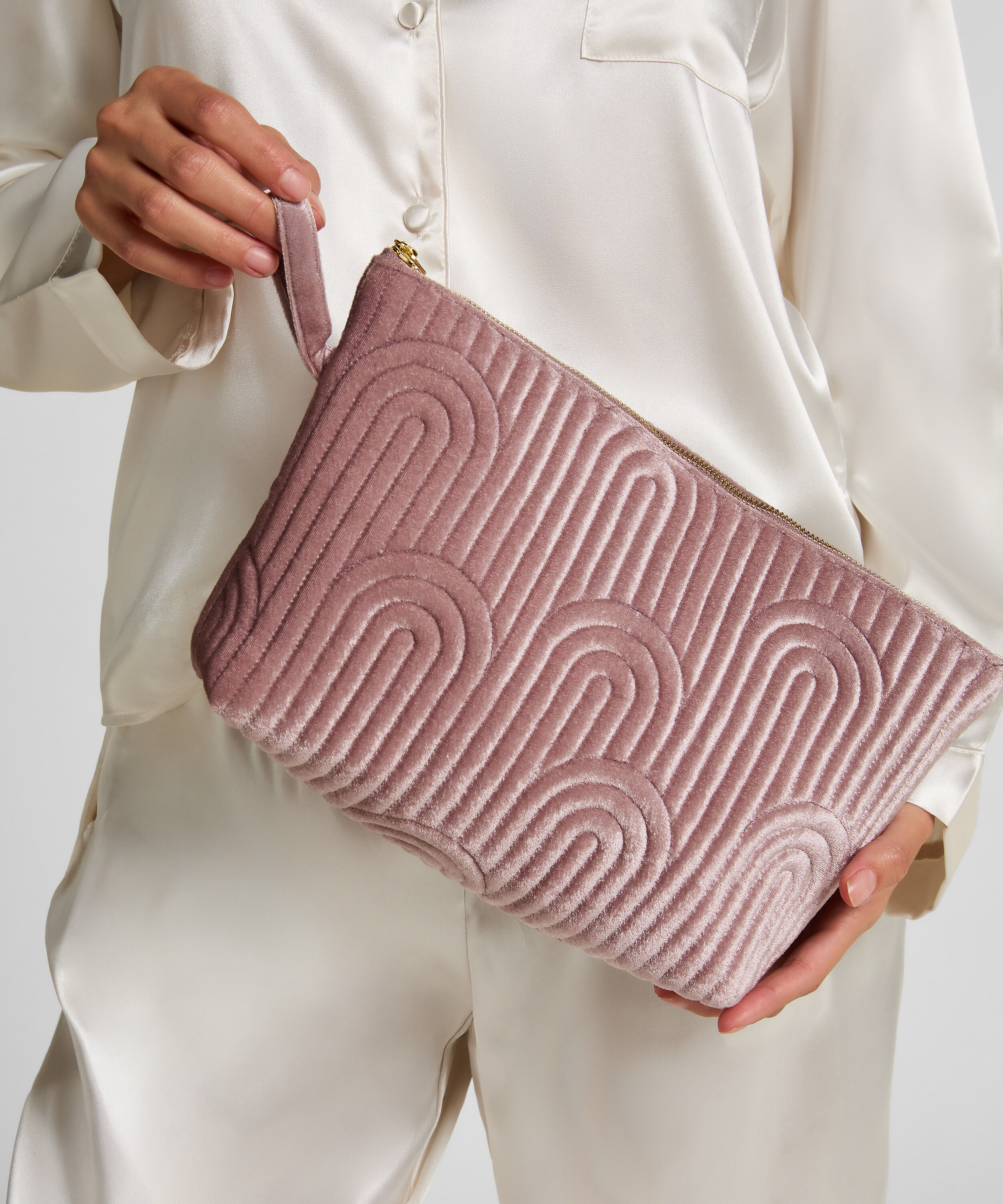 Stor sminkepung i velur, Lilla