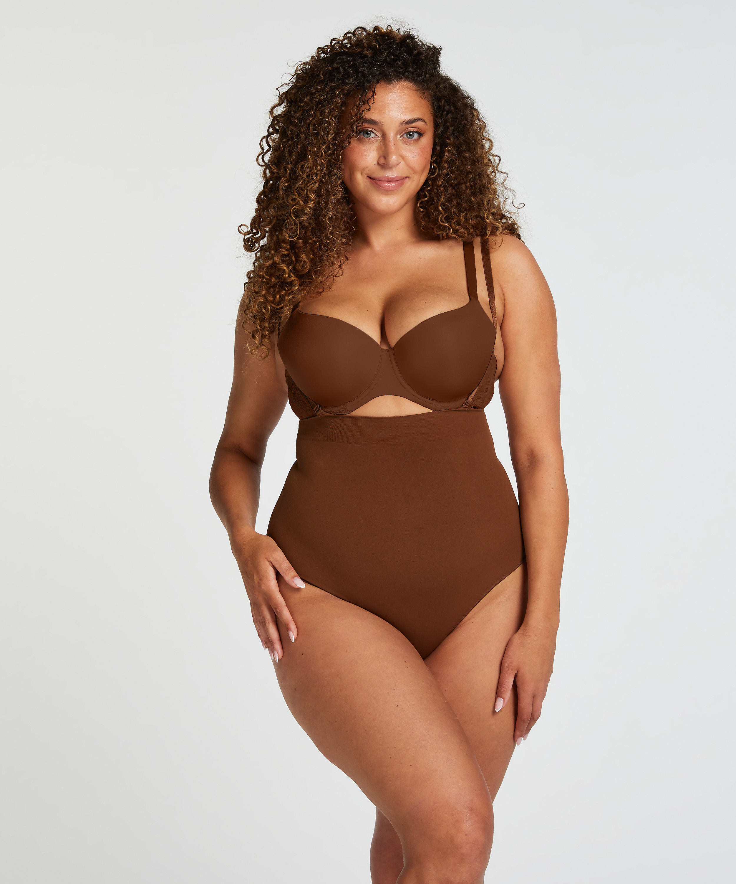 Invisible g-streng, R&oslash;d, main