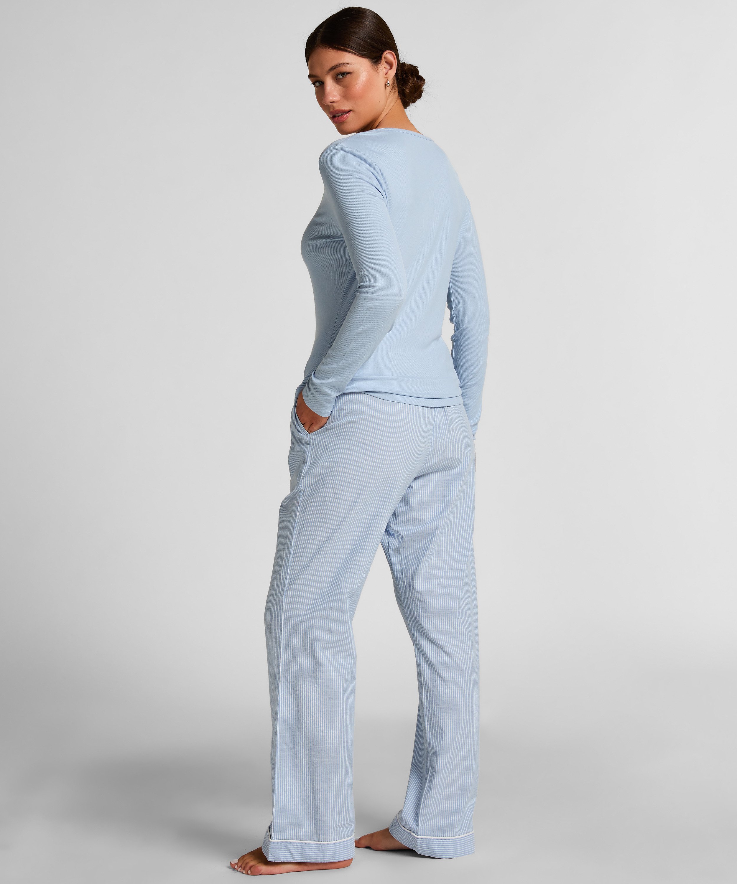 Langermet pysjamastopp Henley, Bl&aring;, main