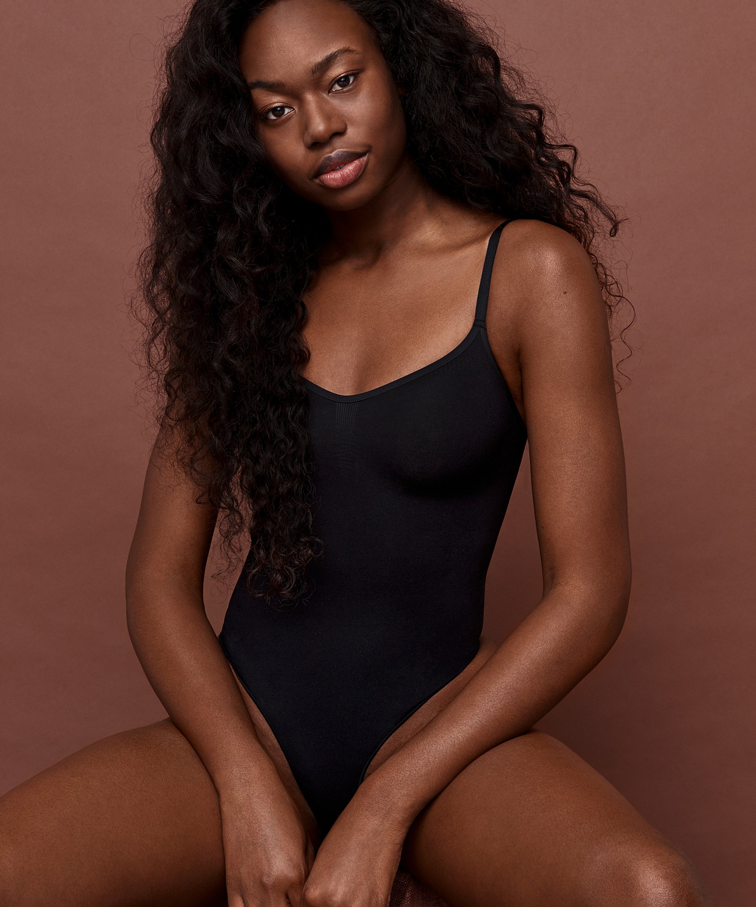 Sømløs body med høyt snitt, Svart, main