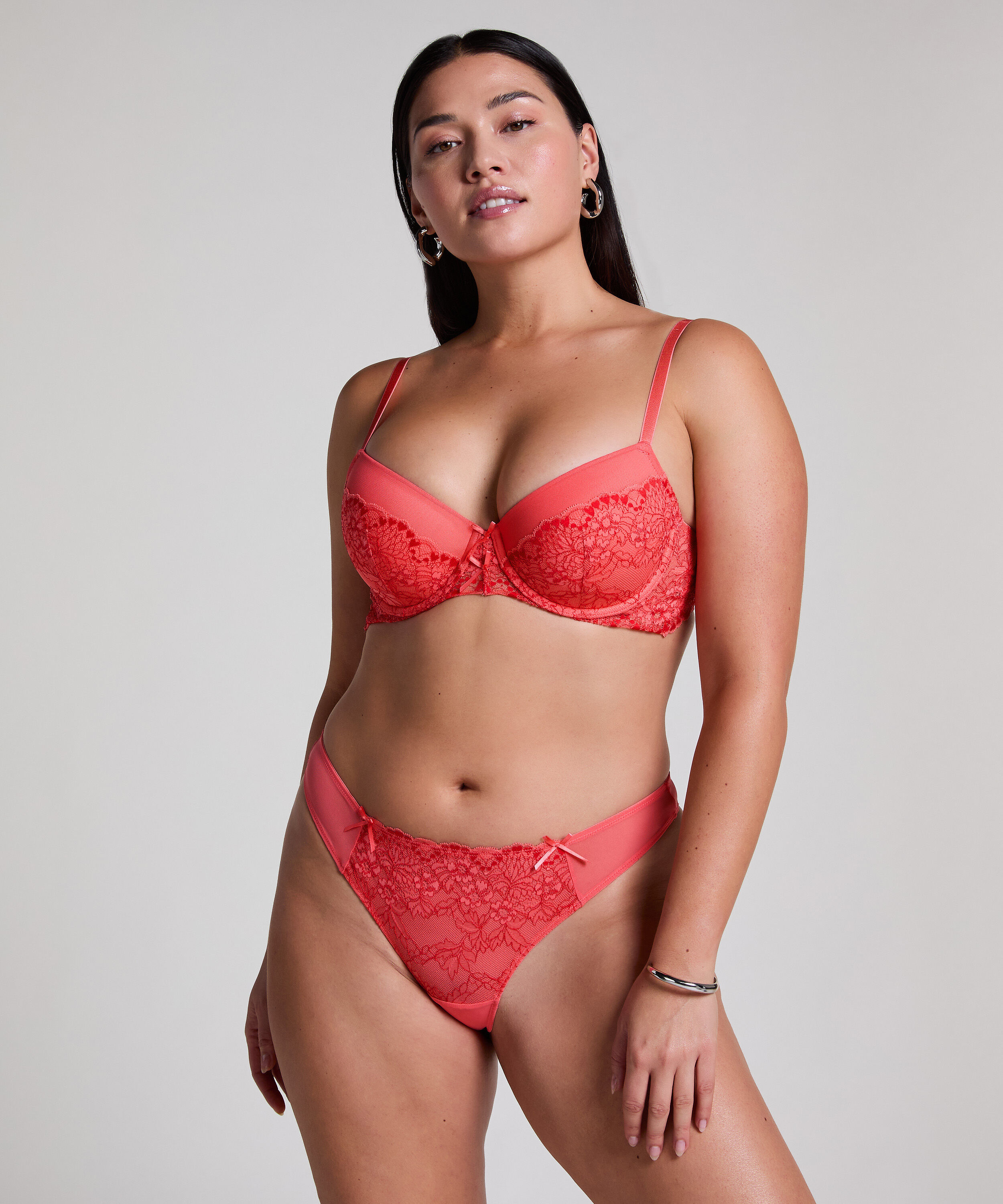 Cherry G-strengtruse, Rosa