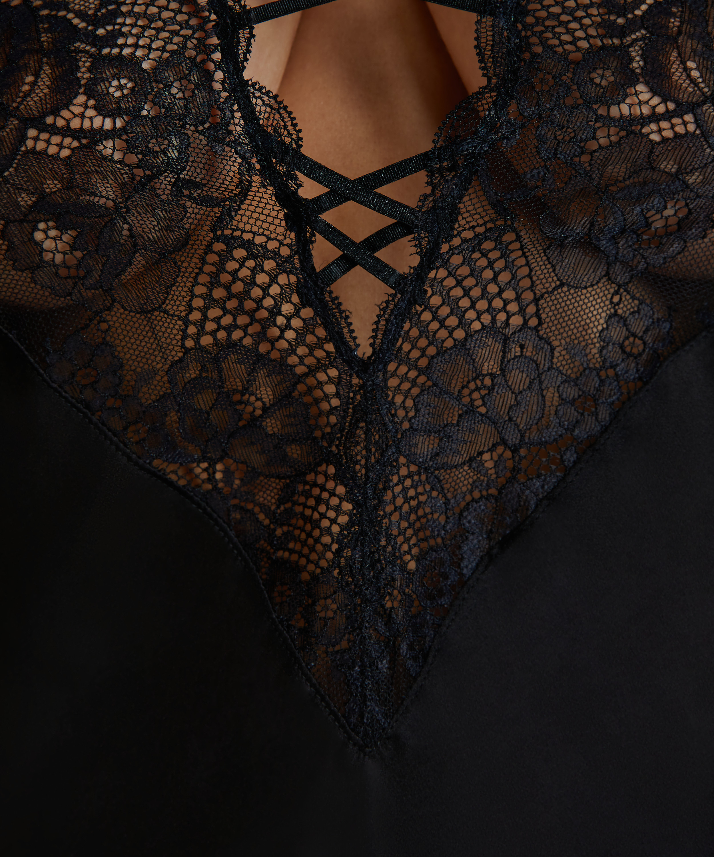 Slipkjole Kae, Svart, main