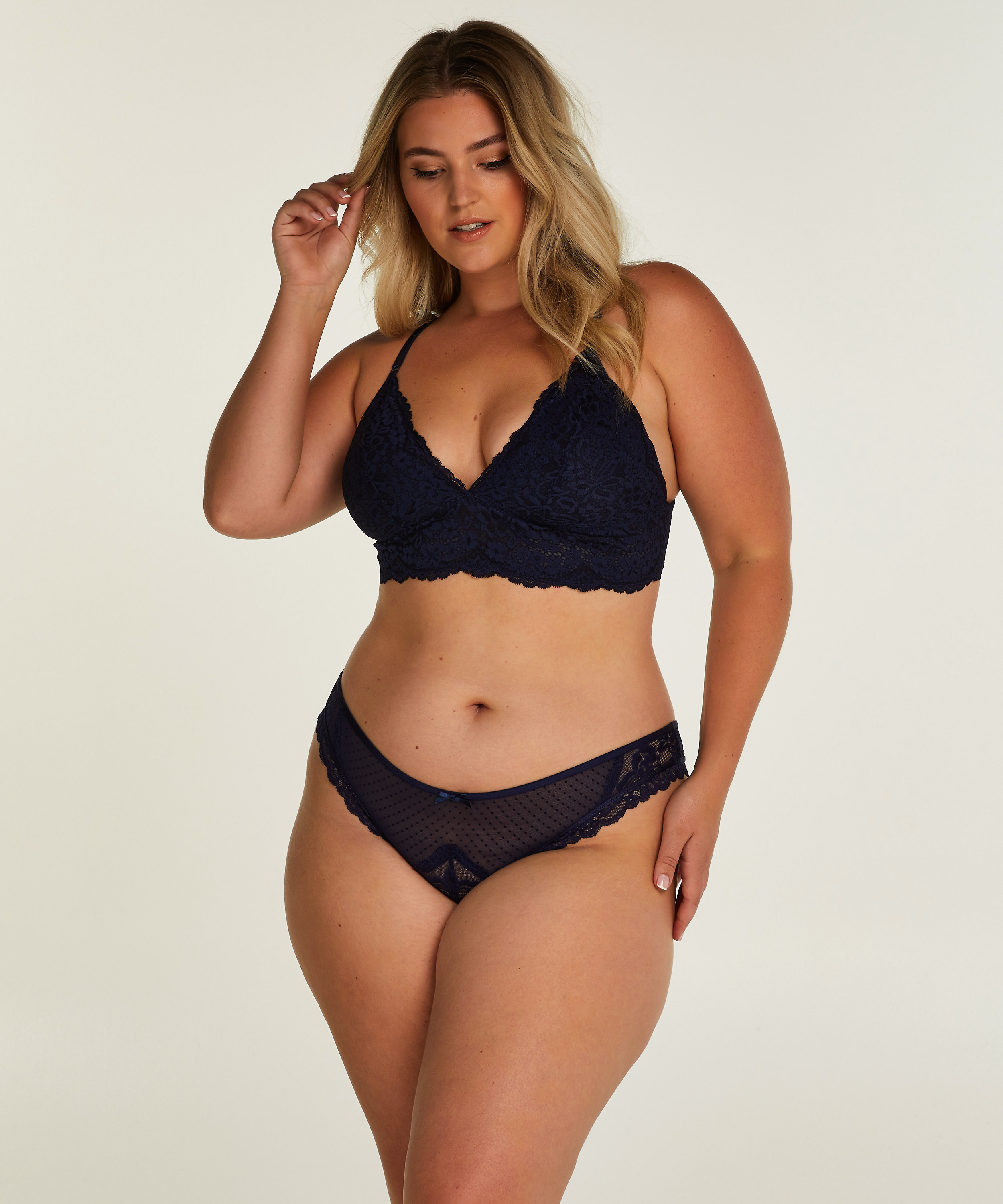 Brasiliansk truse Indi, Bl&aring;, main