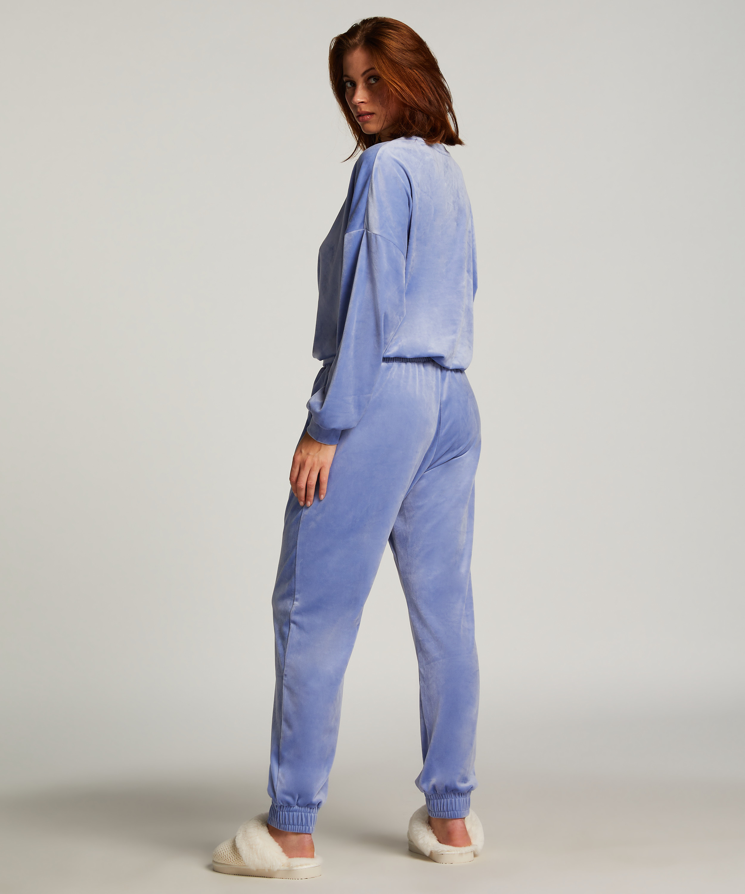 Topp i velur, Bl&aring;, main