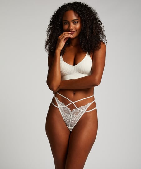 G-streng Amala, Hvit