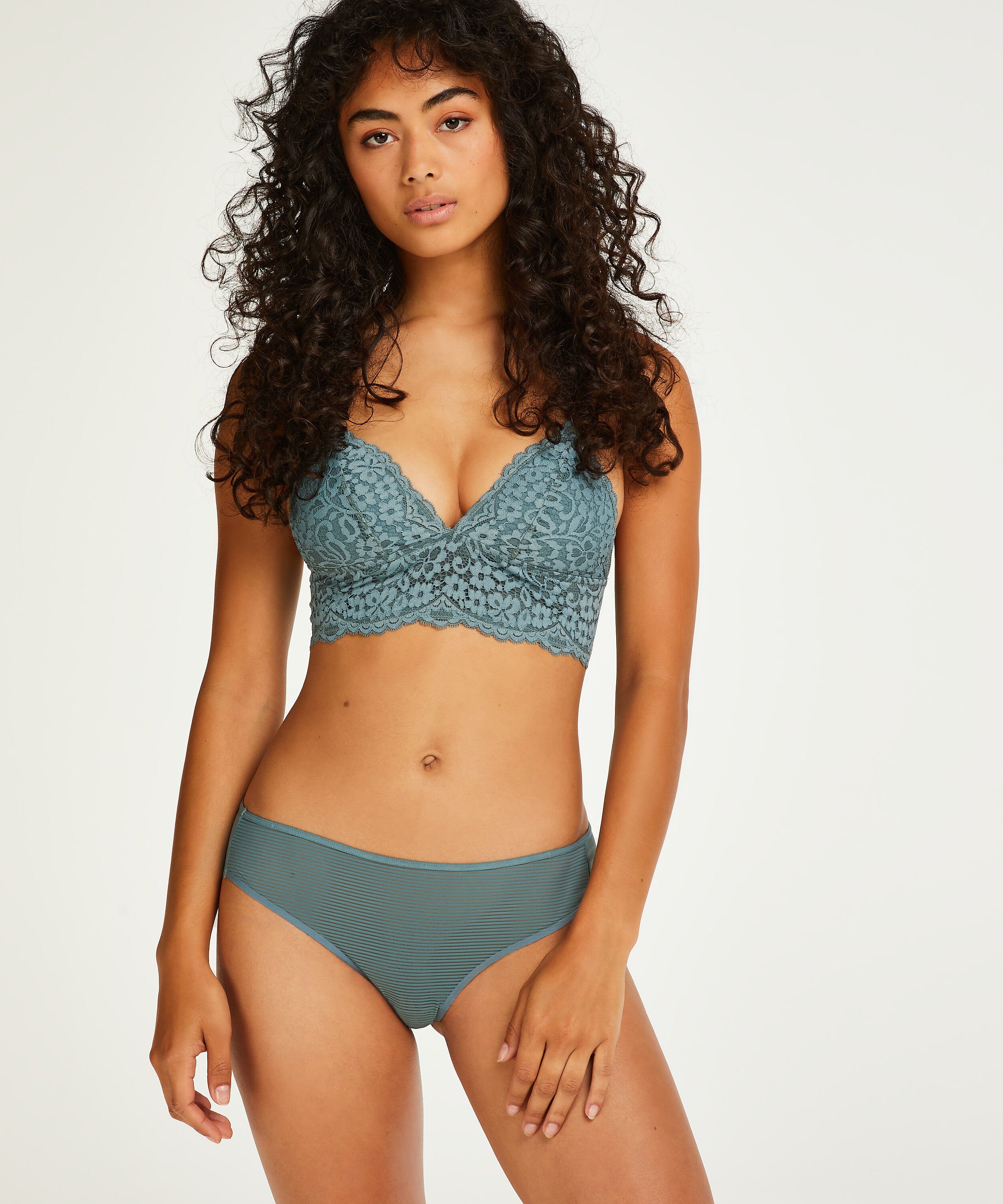 Usynlig brasiliansk stripemesh, Grå