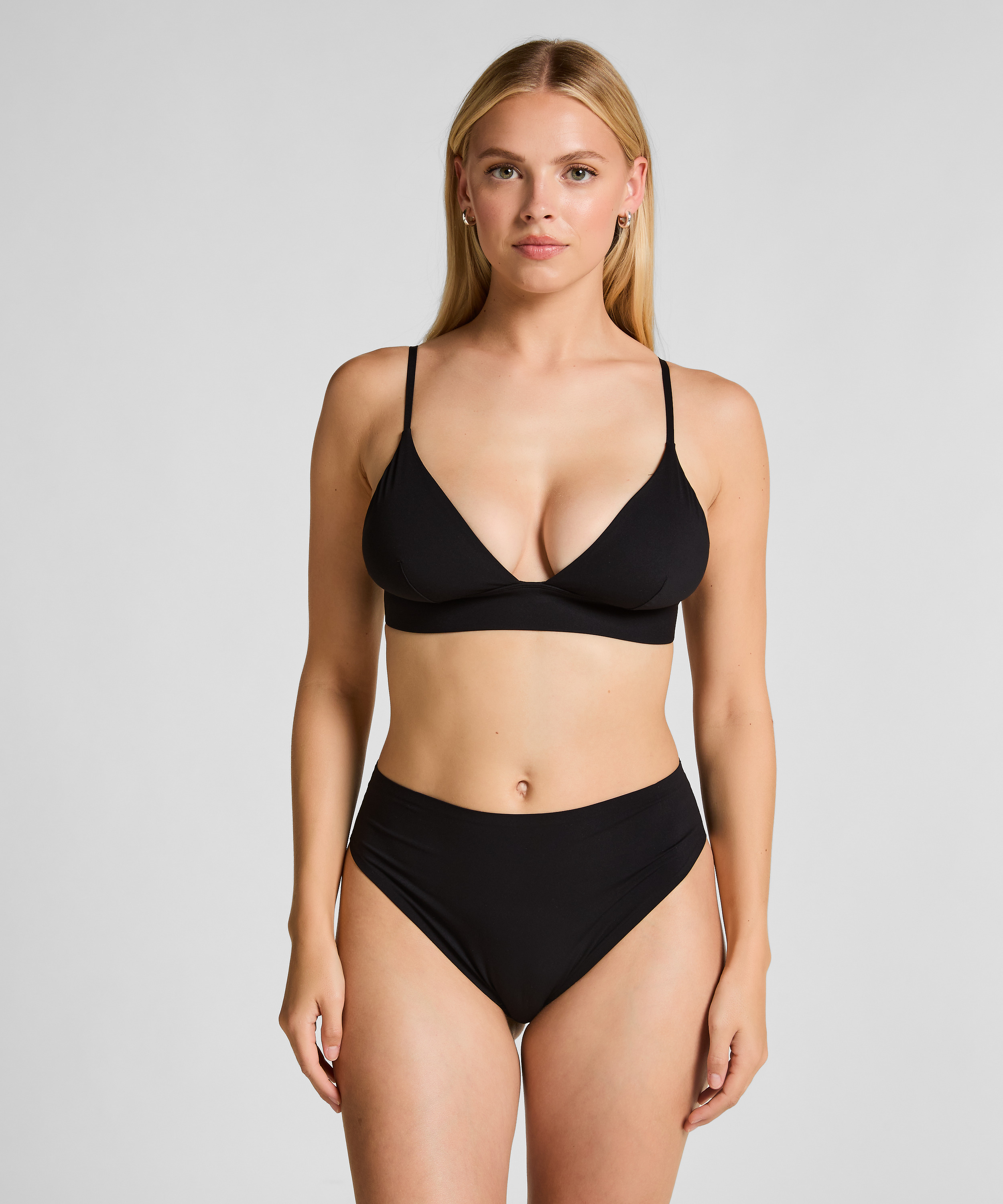 Triangle Bralette Smooth, Svart, main