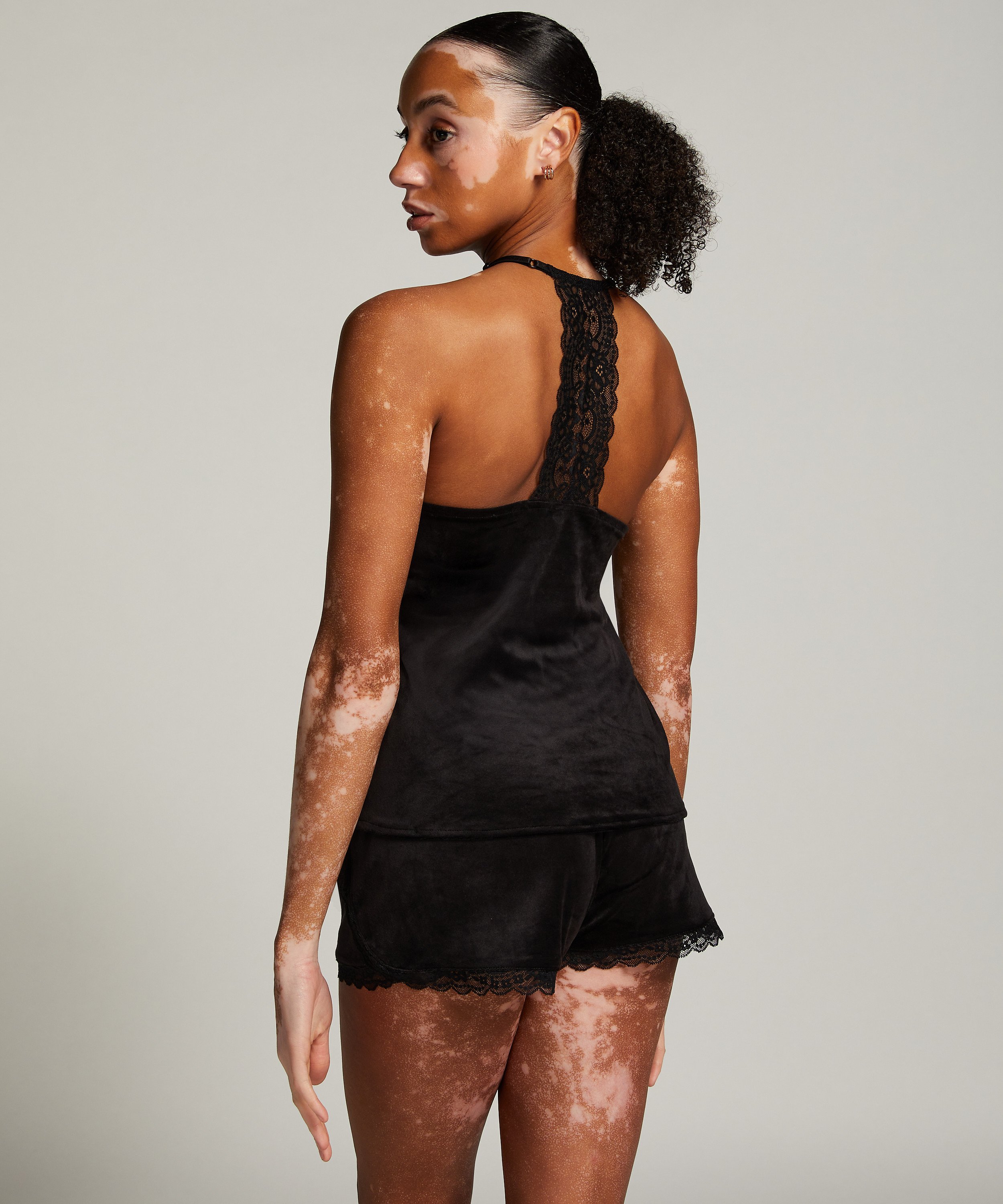 Velvet lace shorts, Svart, main