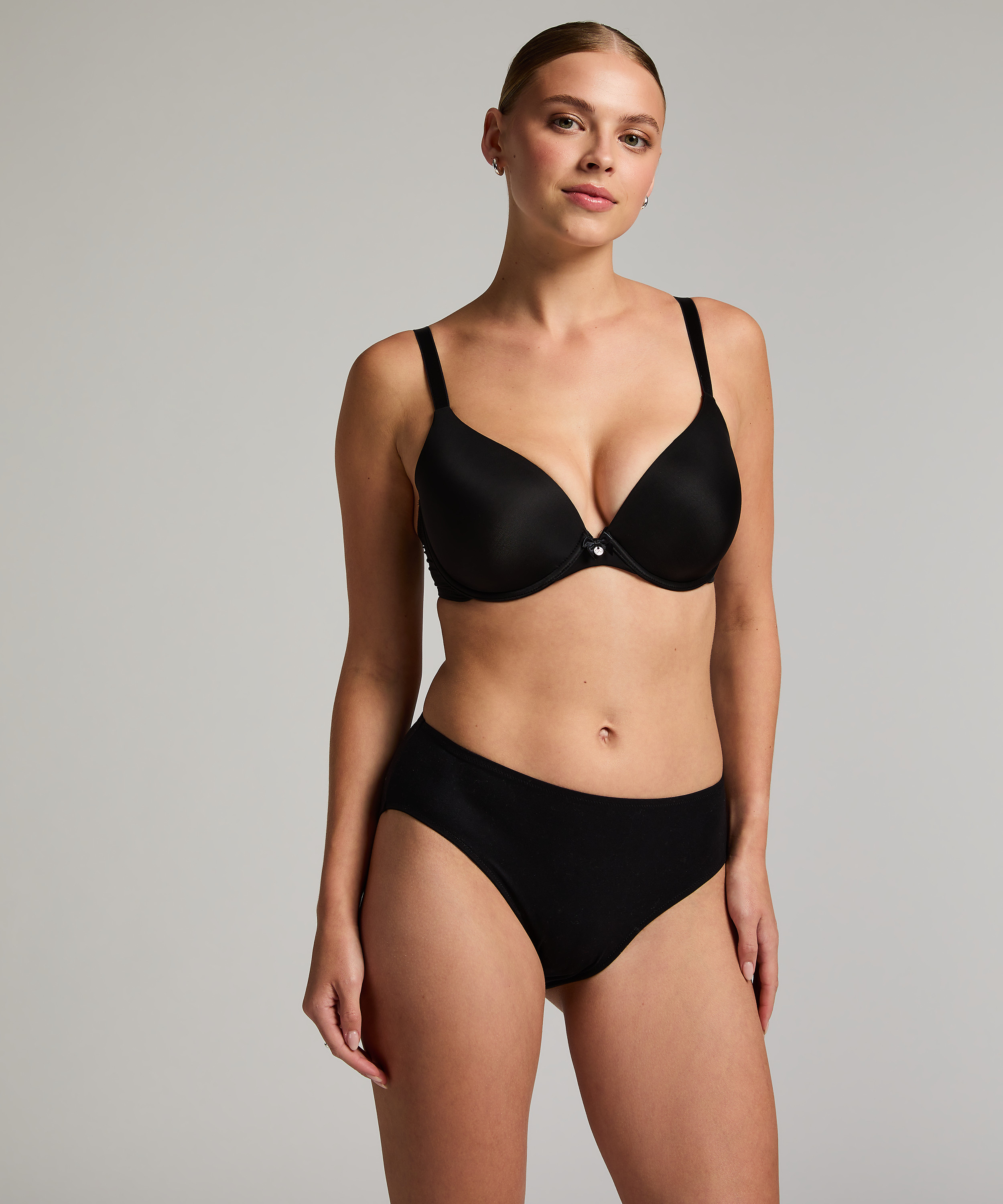 mensentruse, Svart, main