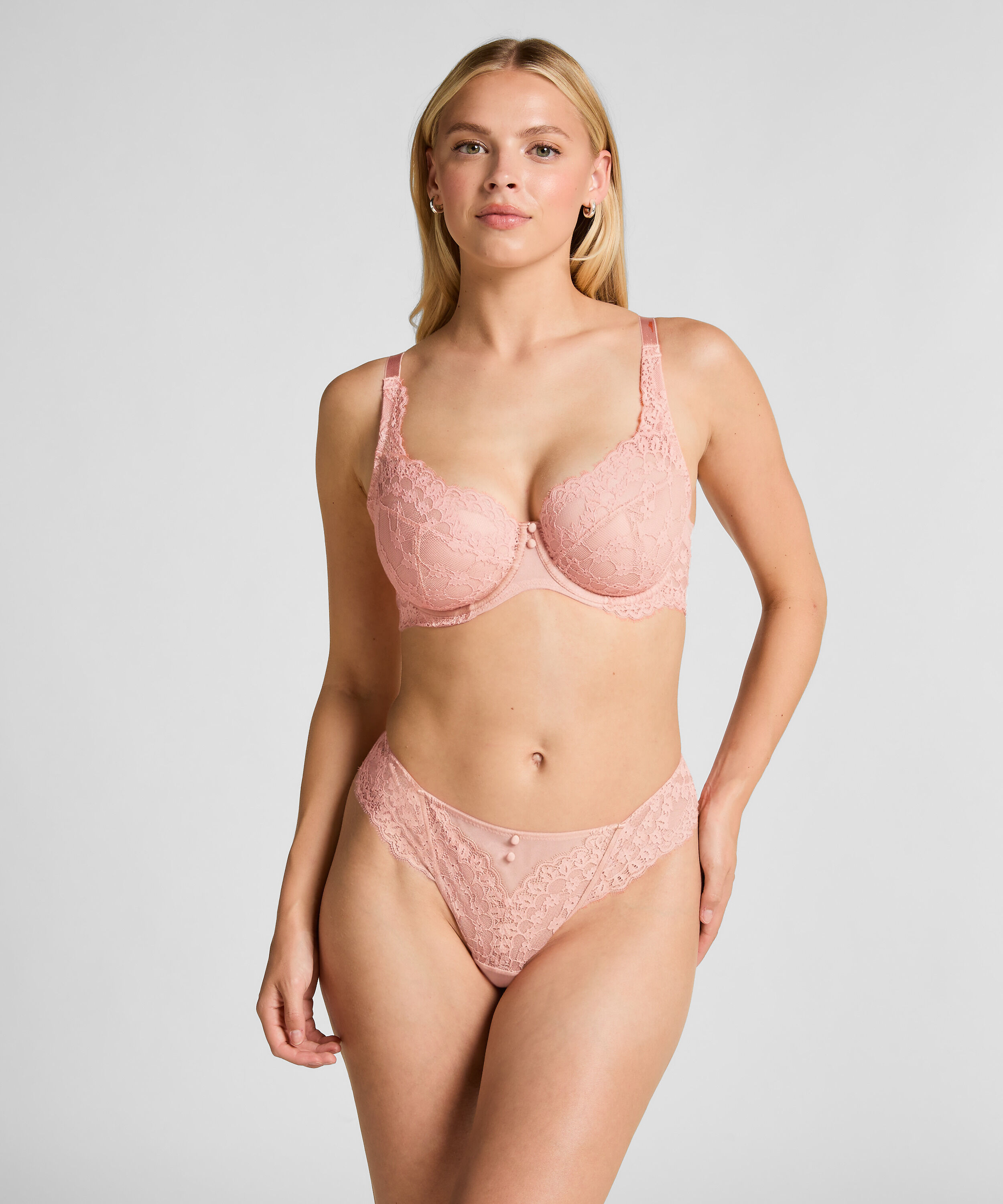 G-streng Daisy, Rosa