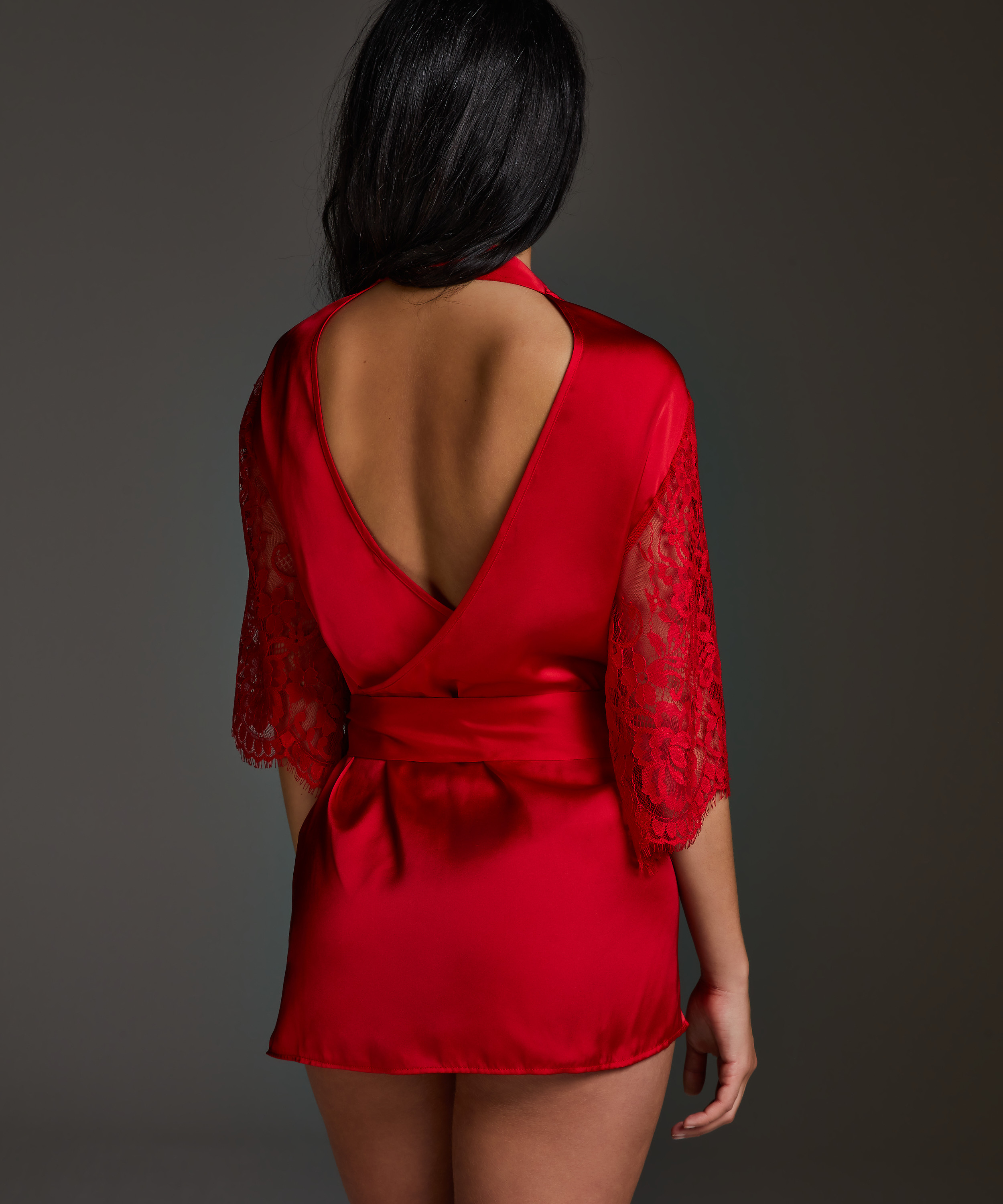 Jennifer kimono, R&oslash;d, main